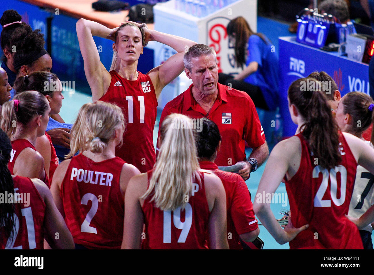 Die ZEIT FÜR GLI USA mit Trainer Karch Kiraly während Nationen Liga Frauen - Vereinigten Staaten (USA) vs Serbien, Conegliano, Italien, 28. Mai 2019, Volleyball V Stockfoto