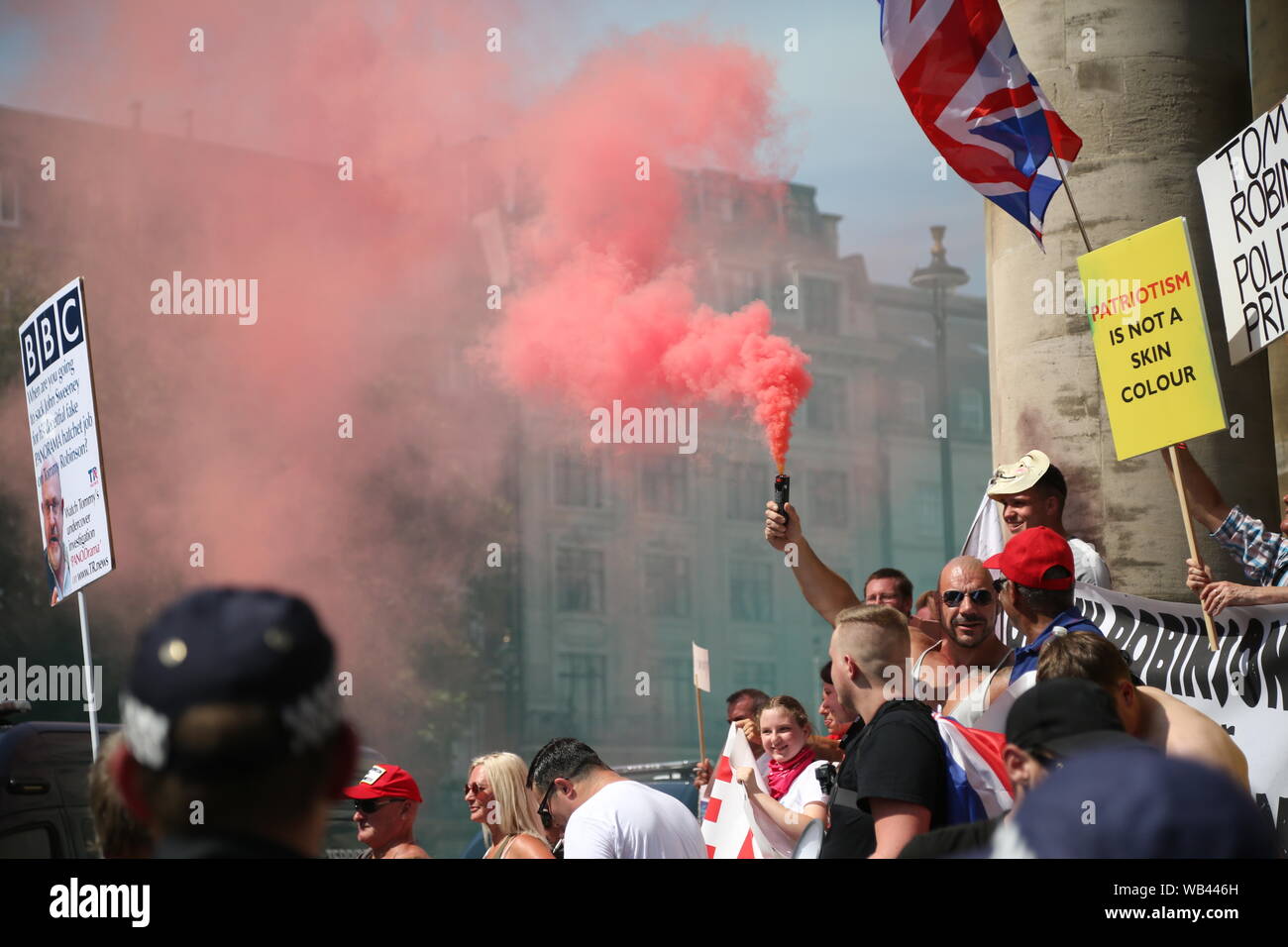 Tommy Robinson Unterstützer Stockfoto