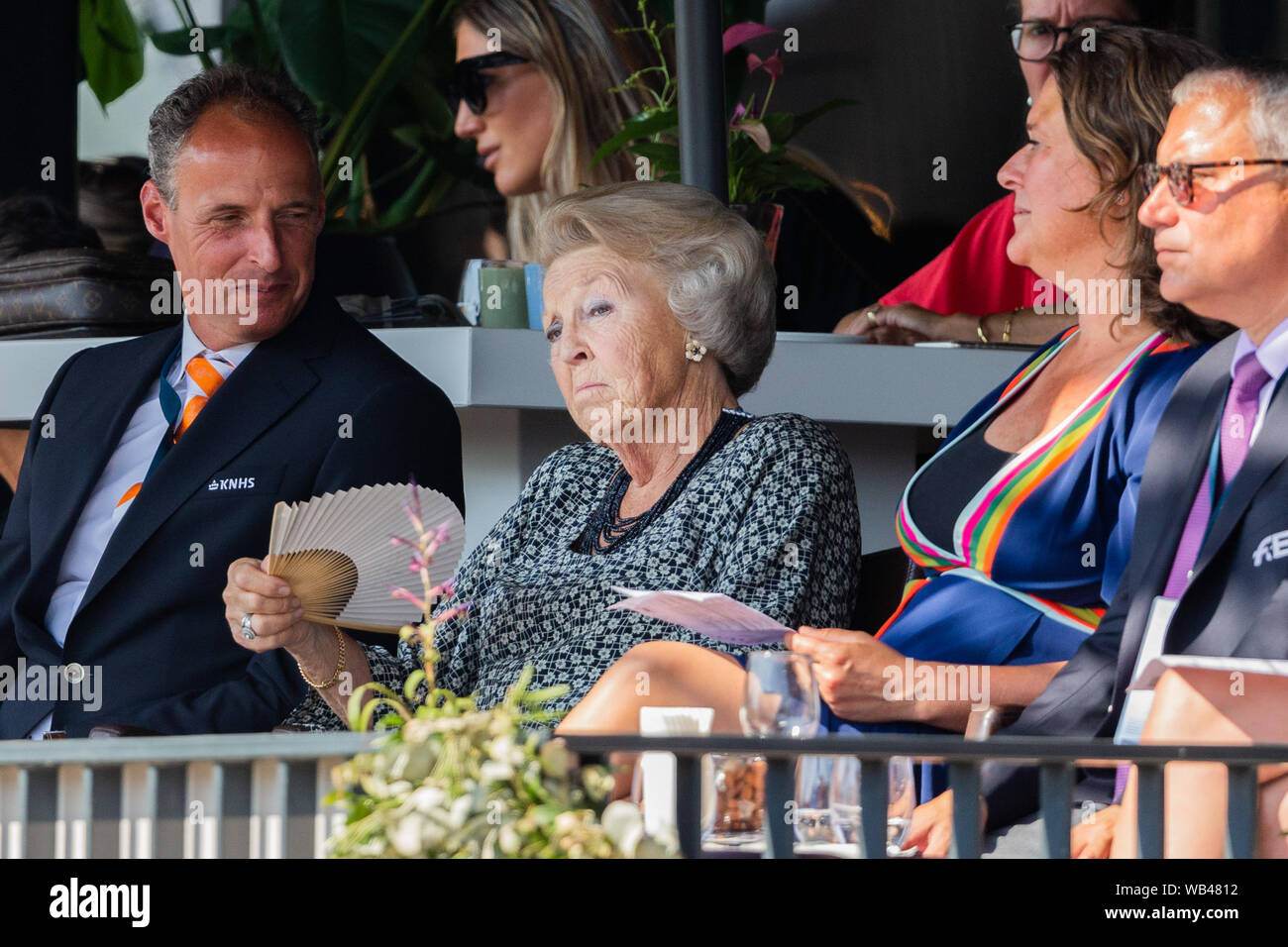 Rotterdam, Niederlande. 24 Aug, 2019. Europäische Meisterschaft, Pferdesport, Dressur, Grand Prix Freestyle (freestyle): Die niederländische Prinzessin Beatrix folgt der Wettbewerb. Credit: Rolf Vennenbernd/dpa/Alamy leben Nachrichten Stockfoto