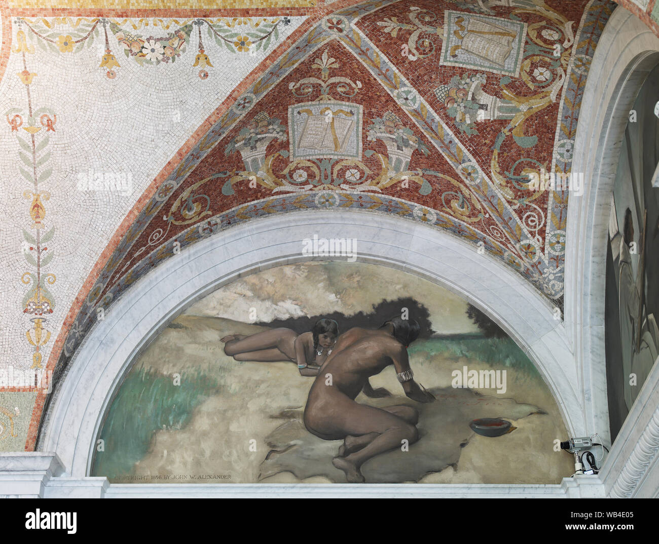 Osten Korridor, Großer Saal. Bild schreiben Wandbild in der Evolution der Buchreihe, John W. Alexander. Bibliothek des Kongresses Thomas Jefferson, Washington, D.C. Stockfoto