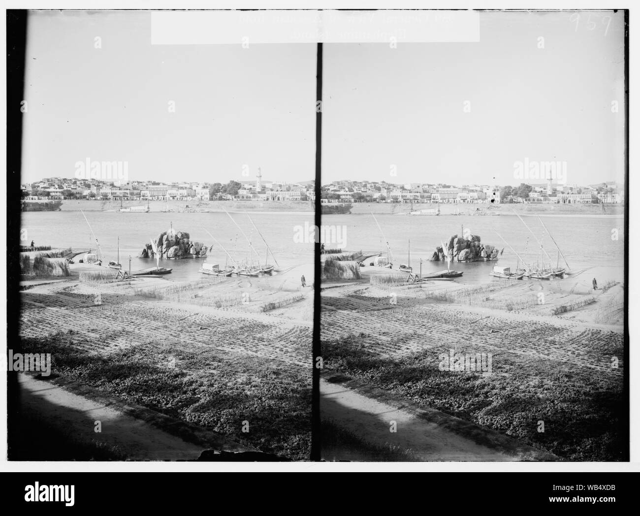Ägyptische Ansichten; Assuan und Philae. Allgemeine Ansicht von Assuan aus Elephantine Insel Abstract / Medium: G. Eric und Edith Matson Fotosammlung Stockfoto