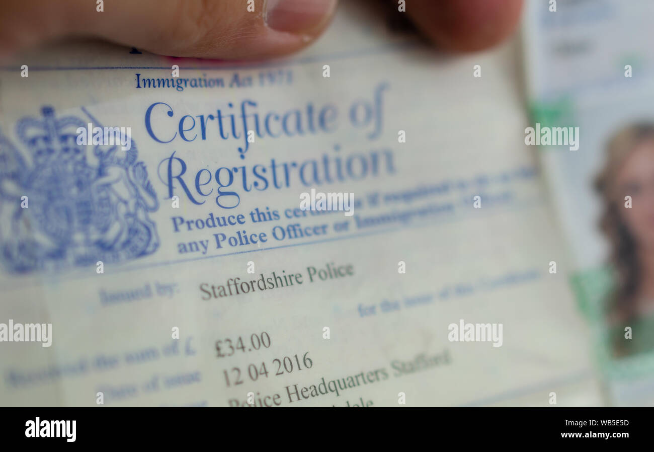 Britische Polizei Zulassungsbescheinigung für ausländische Staatsangehörige (für internationale Studenten und Fachkräfte für bestimmte Länder). Stockfoto
