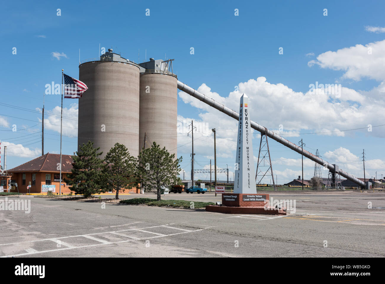 Eingang zum evraz Rocky Mountain Stahlwerk in Pueblo, Colorado, ein Nachfolger der alten Stahlwerke von Pueblo, 1881 gegründet, waren einst die einzige Stahlwerke westlich des Mississippi. Stockfoto