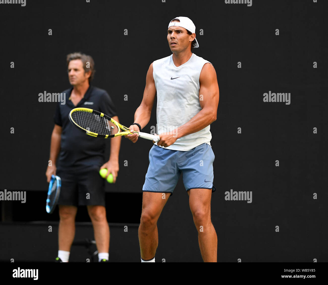 Flushing NY, USA. 24 Aug, 2019. Rafael Nadal ist auf der Praxis Gericht am USTA Billie Jean King National Tennis Center gesehen am 24. August 2019 in Flushing Queens. Credit: Larry Marano © 2019/Alamy leben Nachrichten Stockfoto
