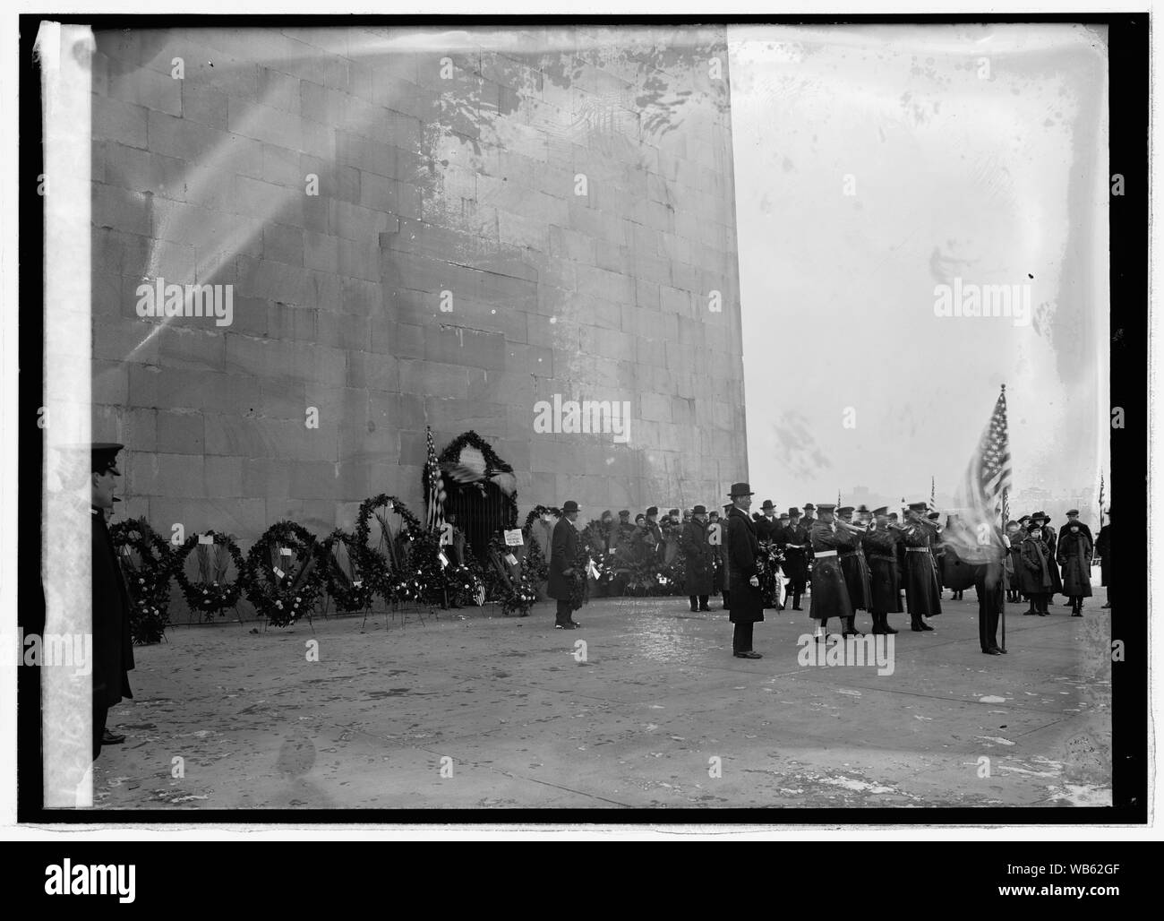 Übungen am Denkmal, 24.02.[22/1921] Abstract / Medium: 1 Negativ: Glas; 5 x 7 in. oder kleiner Stockfoto