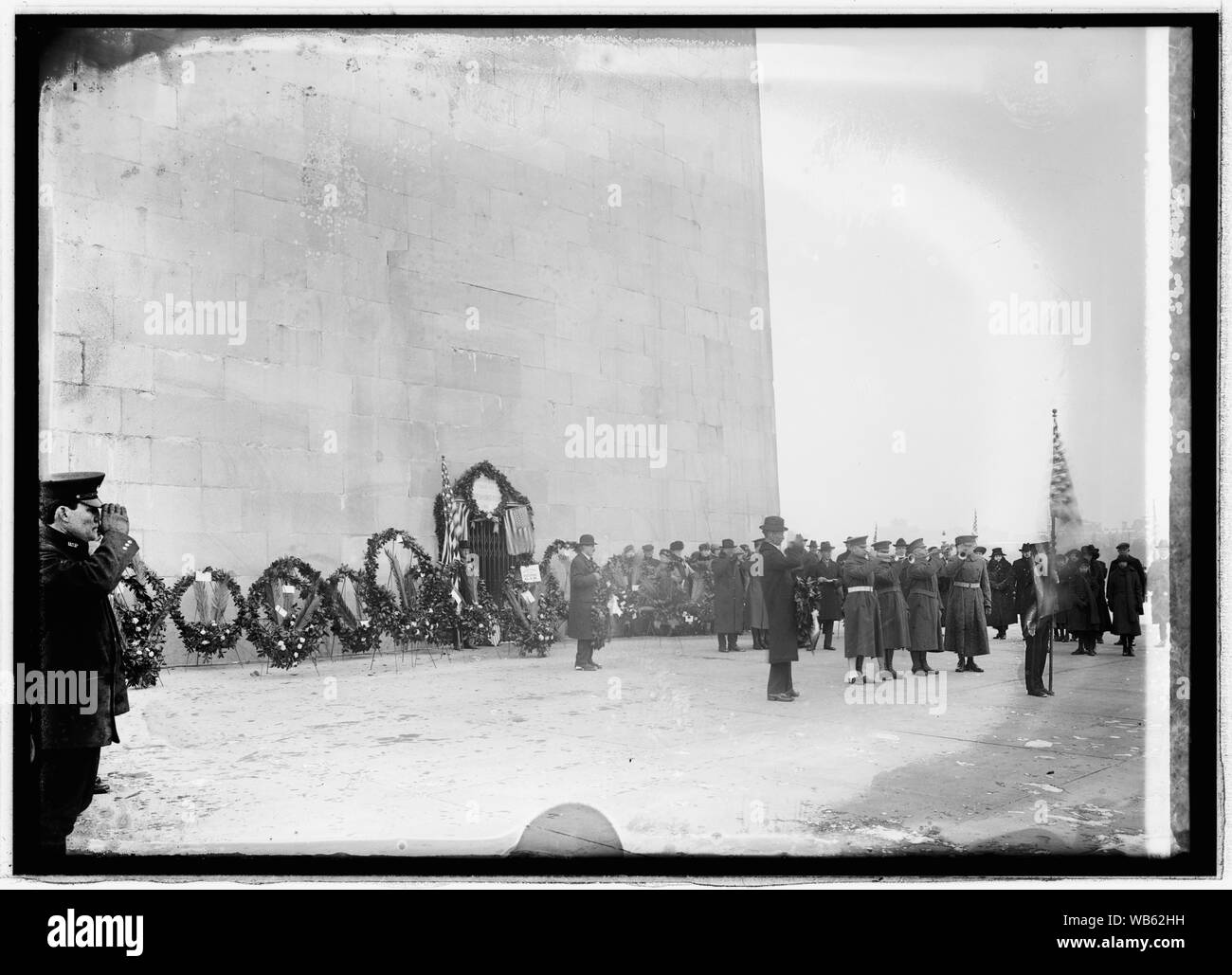 Übungen am Denkmal, 24.02.22/1921 Abstract / Medium: 1 Negativ: Glas; 5 x 7 in. oder kleiner Stockfoto
