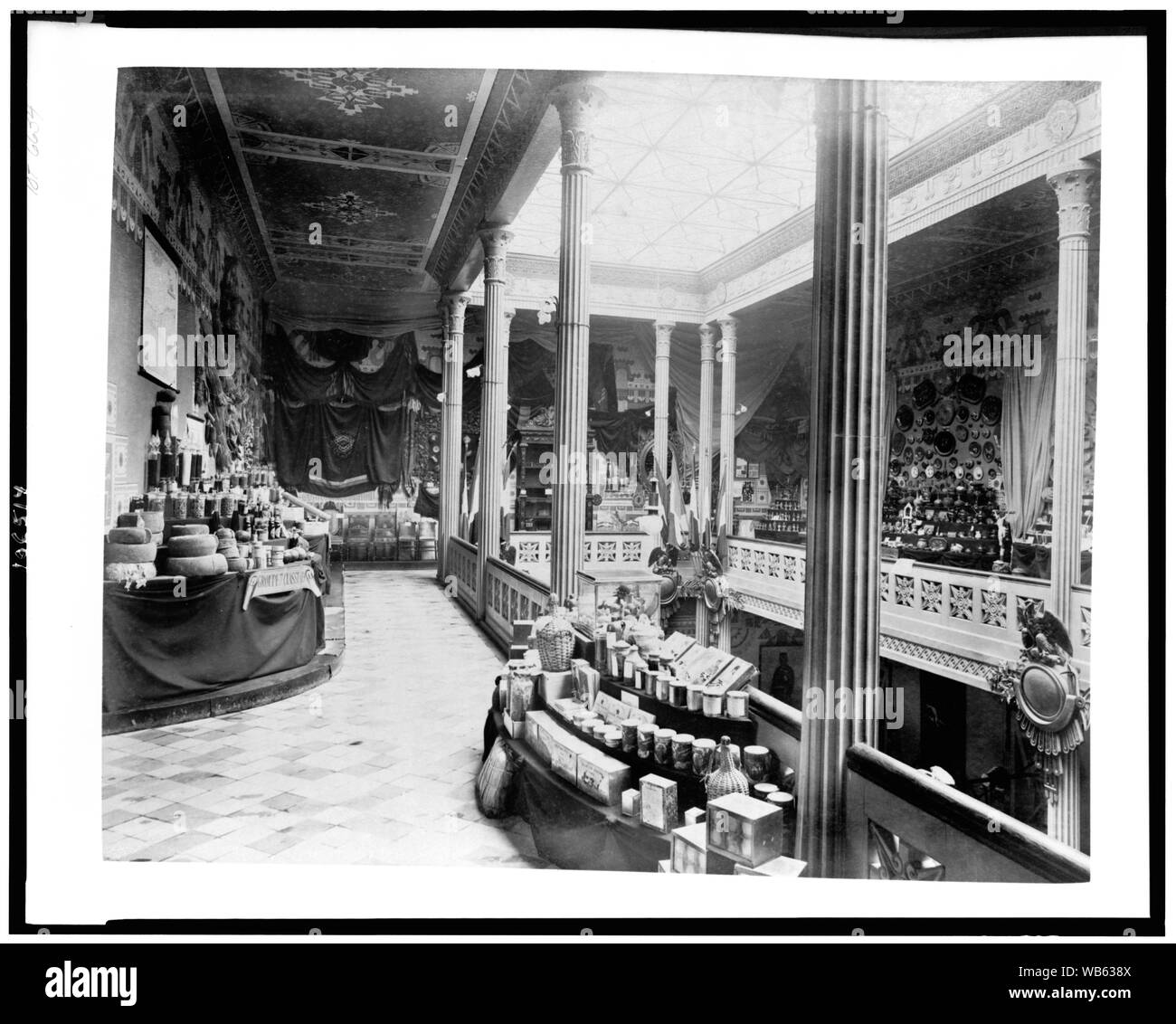 Ausstellung der Nahrungsmittel in den Pavillon von Mexiko, Paris Exposition, 1889 Abstract / Medium: 1 photoprint: Eiweiß. Stockfoto
