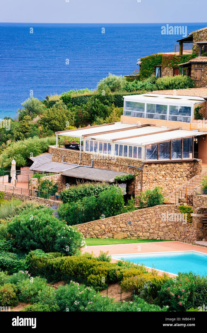Landschaft Mit Haus Und Ferienhaus Mit Pool Am Capo Coda Cavallo