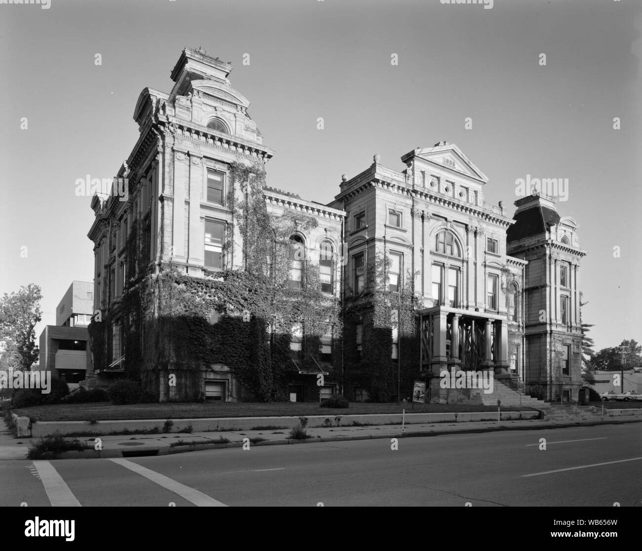 Osten (VORNE) ERHEBUNG VON SÜDOSTEN Pottawattamie County Courthouse