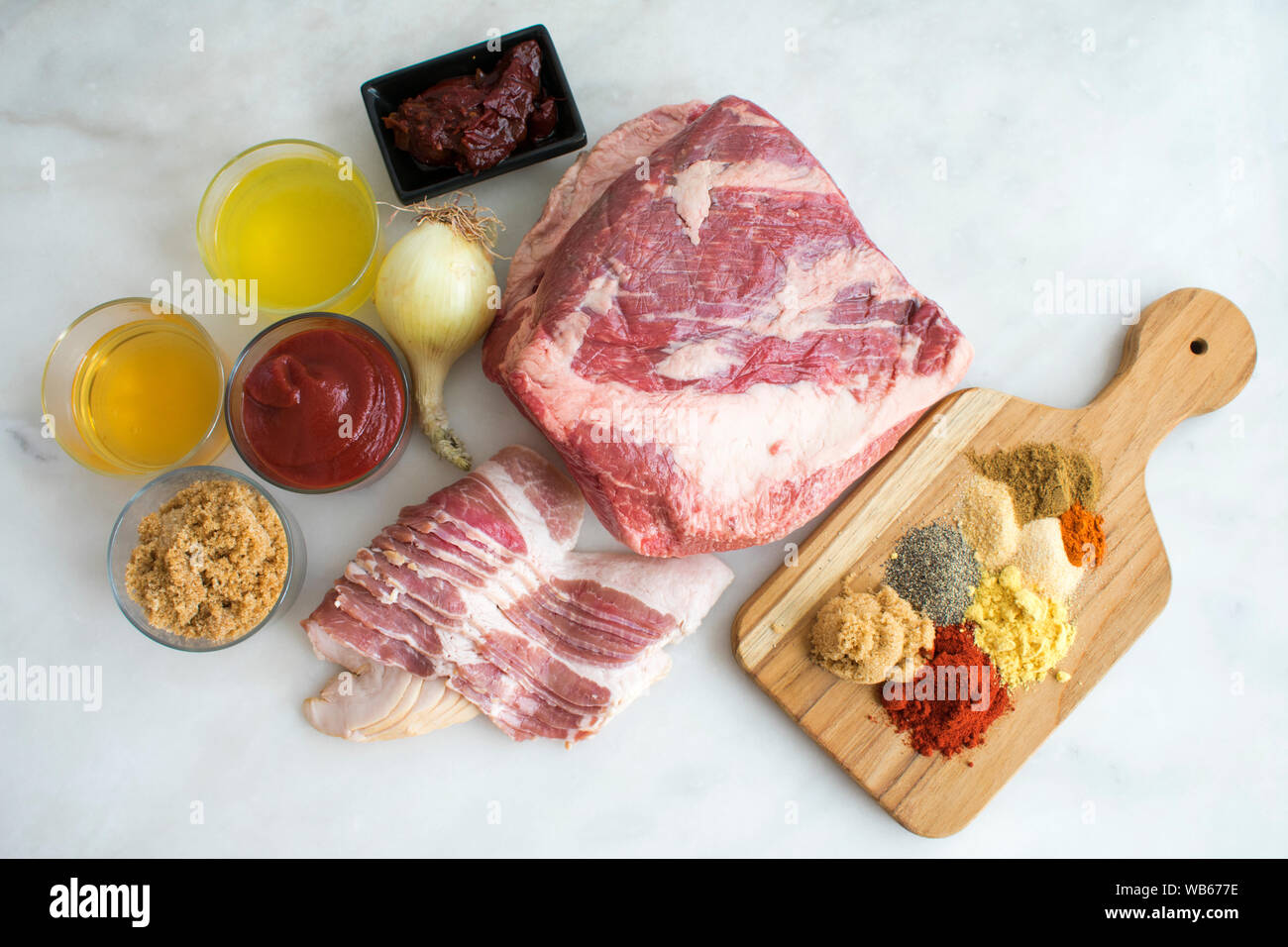 Gegrilltes Rindfleisch Unterbrust, Spice Rub und Soße Zutaten Stockfoto