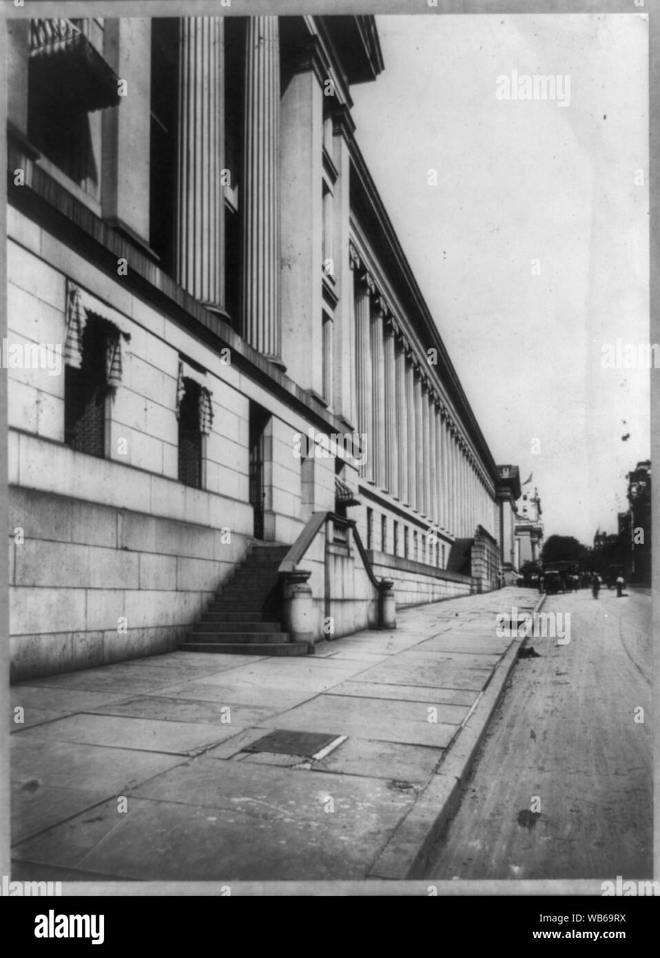 Die Außenseite des Treasury Building, 15 St. Seite, Washington, D.C. Abstract / Medium: 1 Fotoabzug. Stockfoto