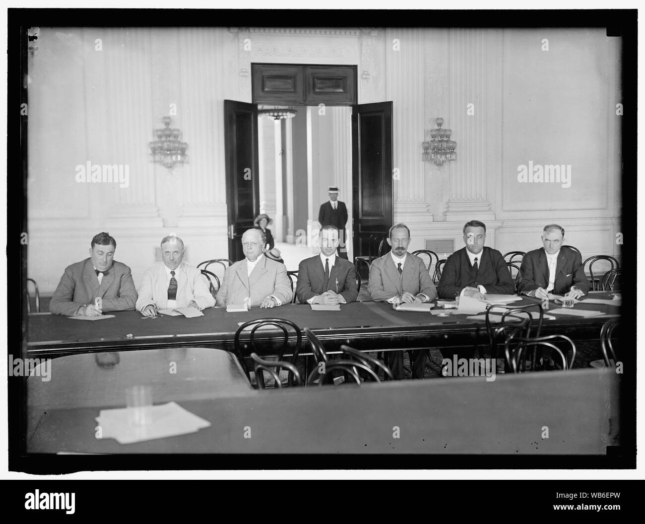 FERRIS, Scott. REP. Von Oklahoma, 1907-1921. Haus SONDERAUSSCHUSS LOBBY UNTERSUCHUNG Abstract / Medium: 1 Negativ: Glas; 5 x 7 in. oder kleiner Stockfoto