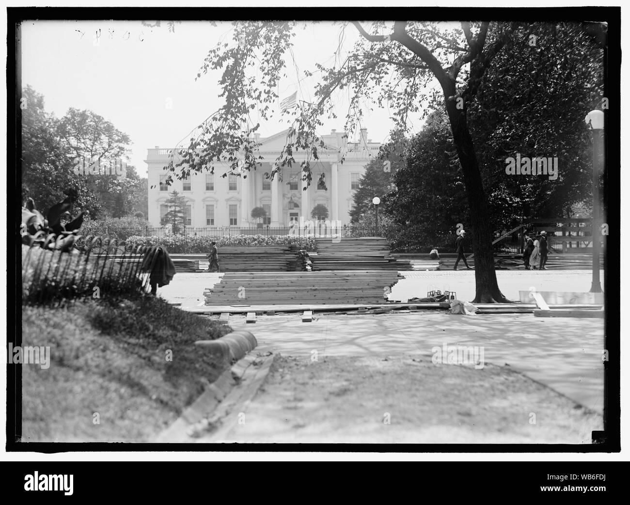 Erste ABTEILUNG A.E.F. Amerikanische EXPIDITIONARY Kräfte. Bauholz für Parade steht Abstract / Medium: 1 Negativ: Glas; 5 x 7 in. oder kleiner Stockfoto