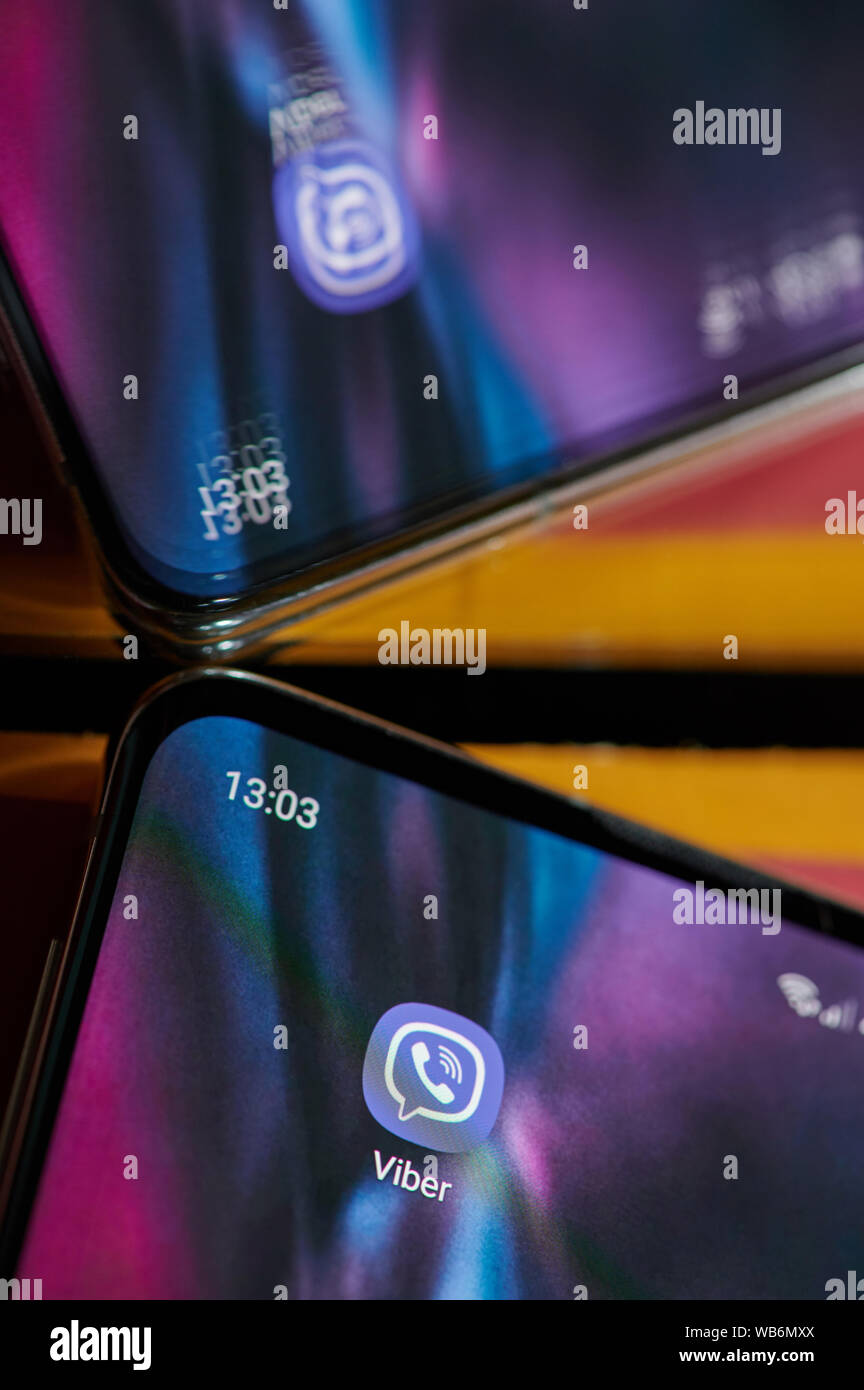 New York, USA - 24. August 2019: Installierte viber Anwendung auf modernen Bildschirm des Smartphones Nähe zu sehen. Stockfoto
