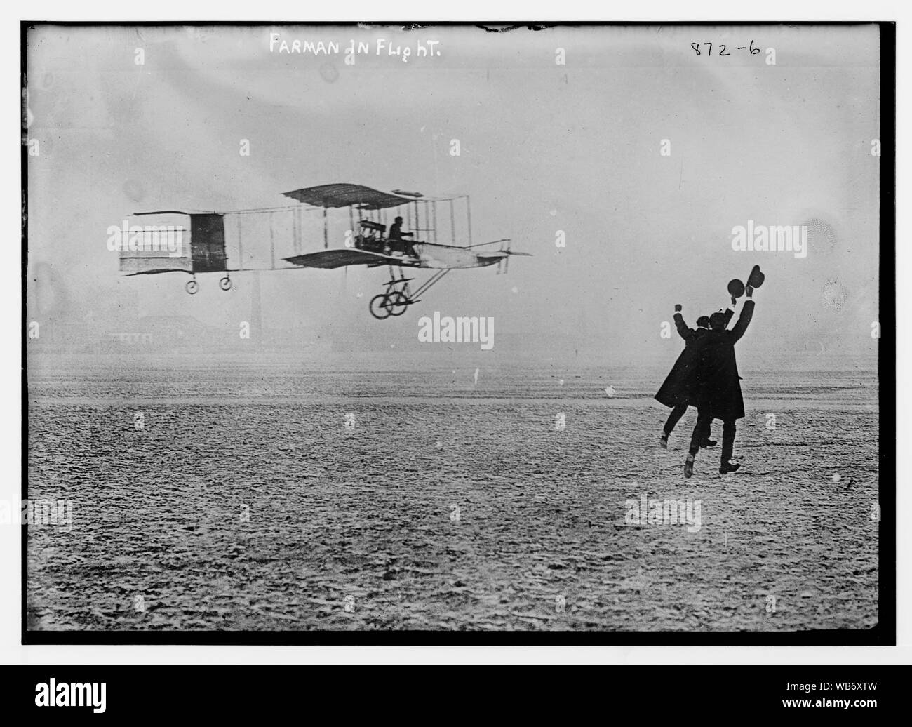 Farman fliegende Maschine, im Flug Abstract / Medium: 1 Negativ: Glas; 5 x 7 in. oder kleiner. Stockfoto