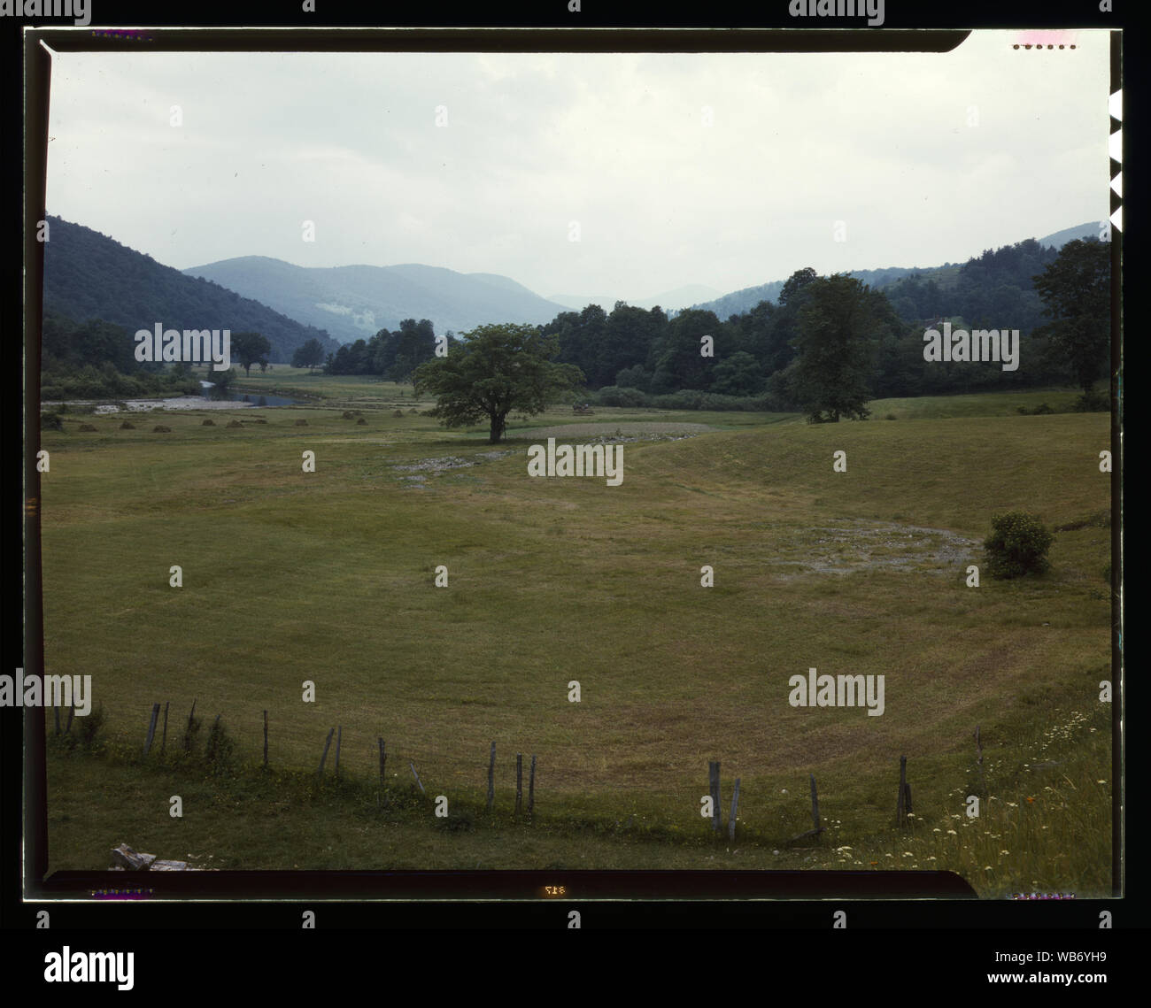 Ackerland entlang des oberen Delaware River im Bundesstaat New York Abstract / Medium: 1 Transparenz: Farbe. Stockfoto