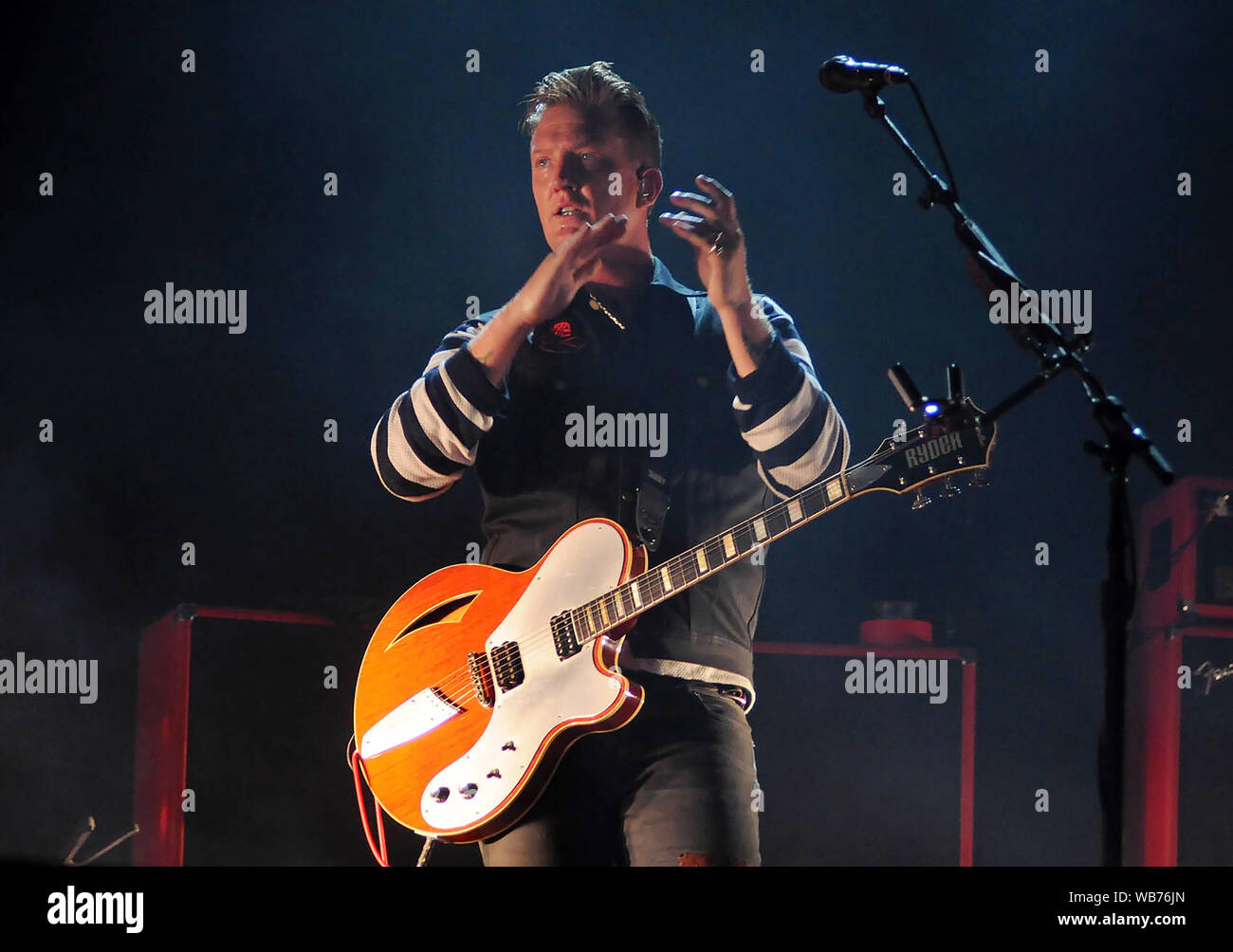 Rio de Janeiro, Brasilien, 25. September 2015. Sänger und Gitarrist Josh Homme von Queens of the Stone Age, während der Show auf der Bühne des Wor Stockfoto