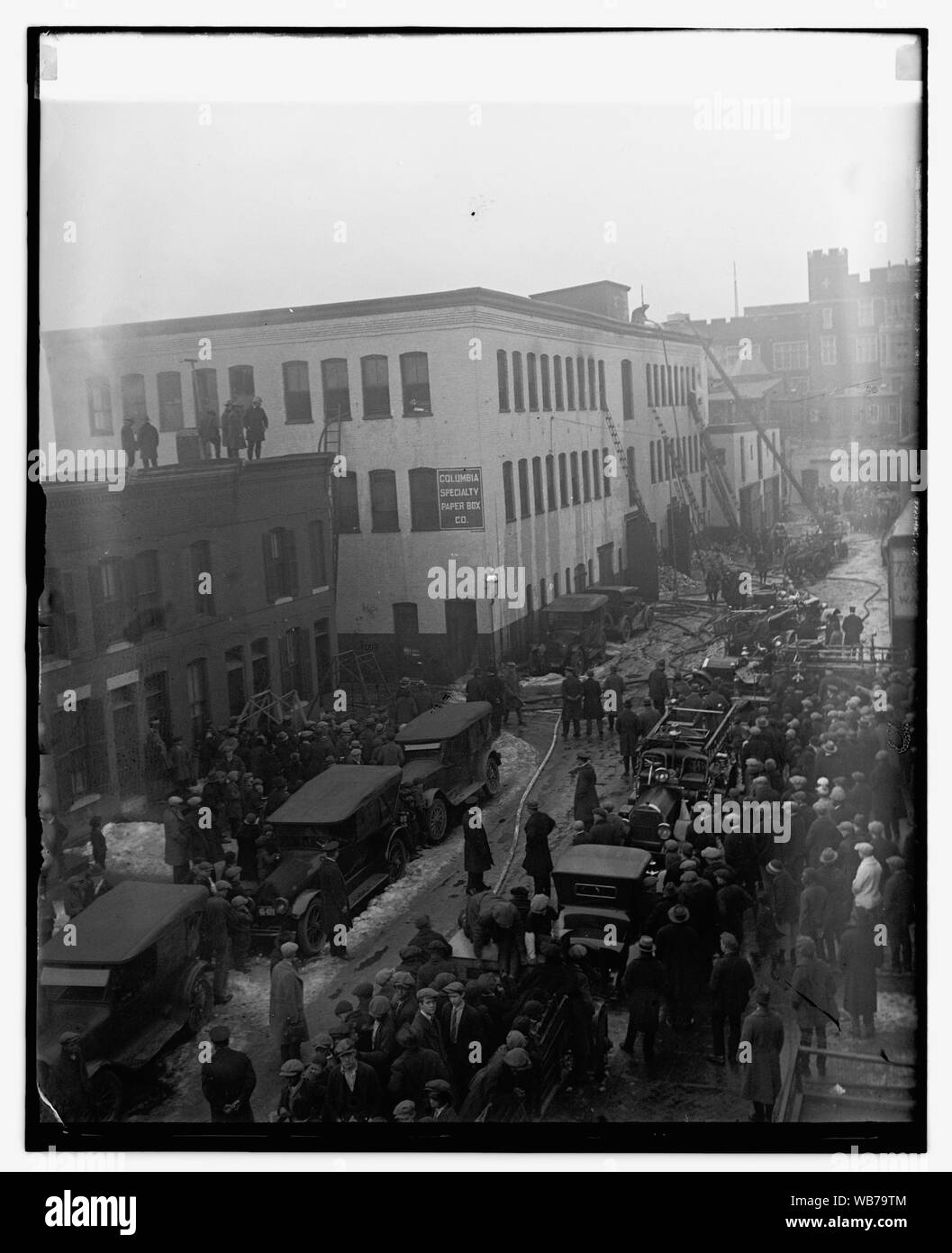 Feuer an der Columbia Spezialpapier, Co., 1/23/25 Abstract / Medium: 1 Negativ: Glas; 4 x 5 in. oder kleiner Stockfoto