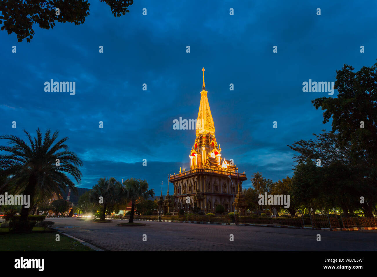 Schöne Pagode in Wat Chalong Phuket Thailand. Wat Chalong Tempel ist ein Land Mark für Touristen. alle Touristen wie Wat Chalong Tempel zu besuchen Stockfoto