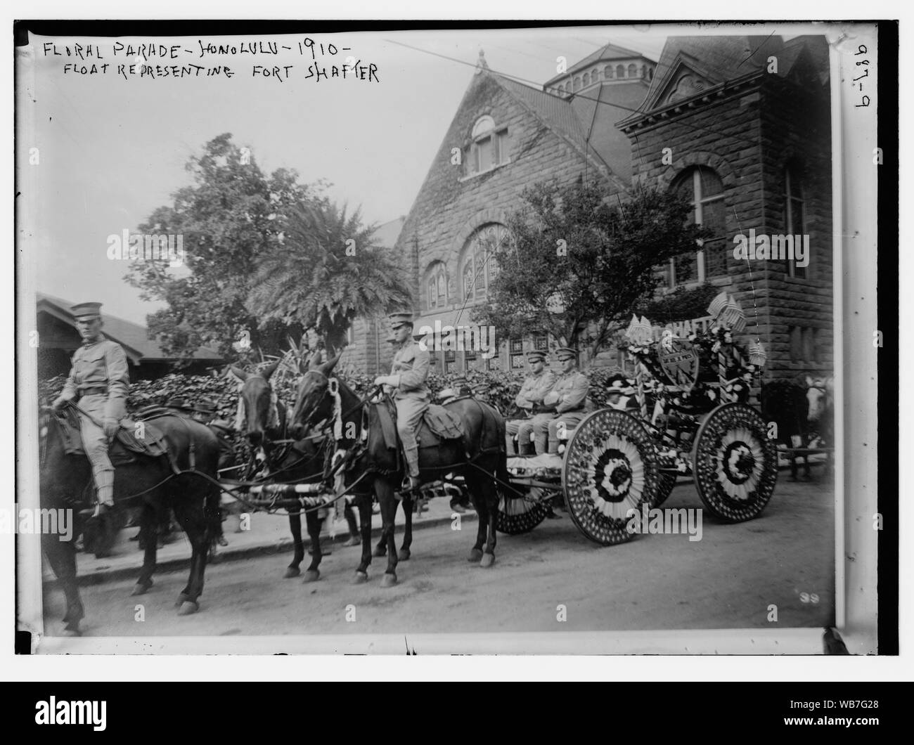 Float, Fort Shafter, Floral Parade, Honolulu Abstract / Medium: 1 Negativ: Glas; 5 x 7 in. oder kleiner. Stockfoto