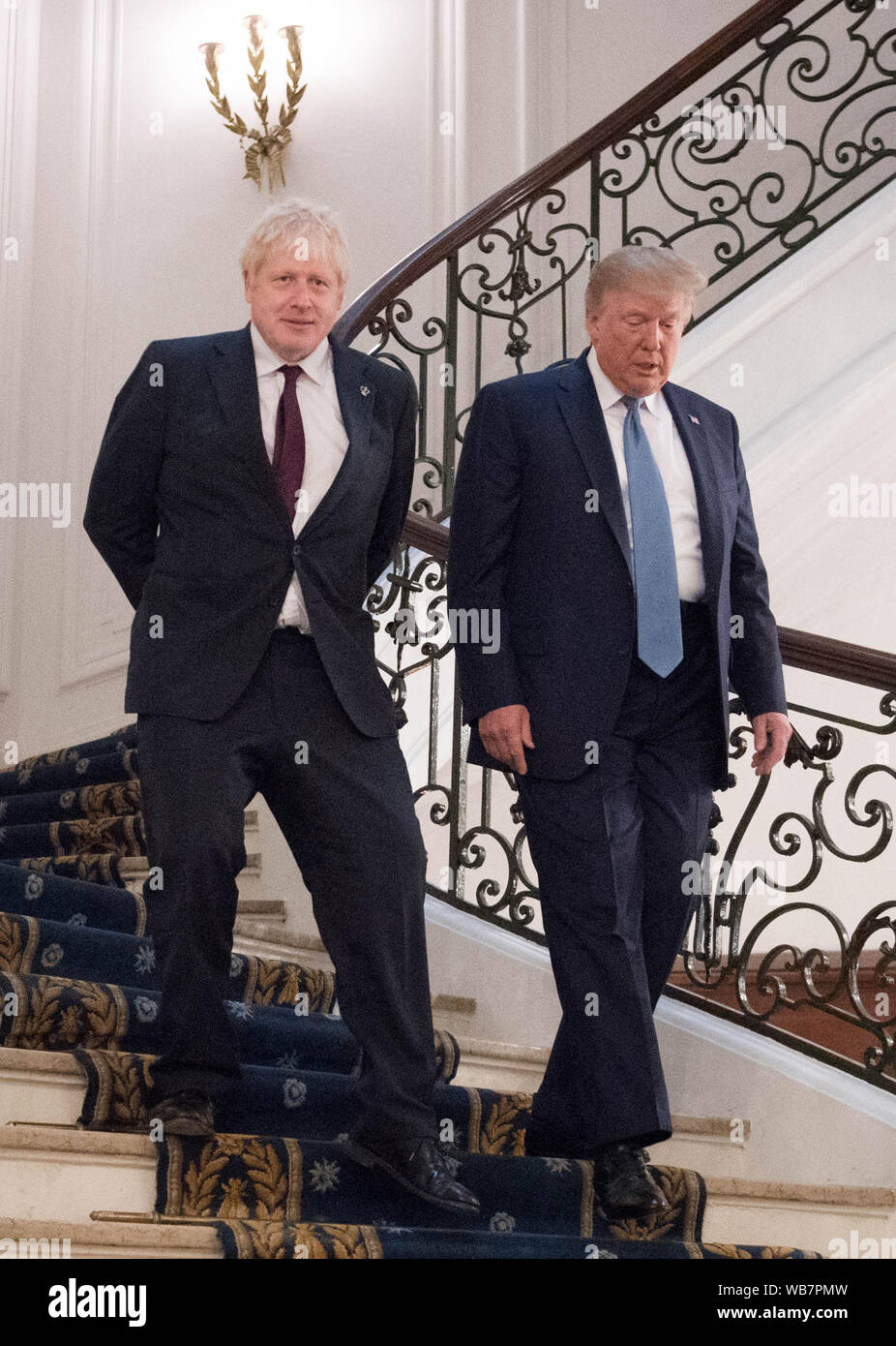 Premierminister Boris Johnson treffen US-Präsident Donald Trump für bilaterale Gespräche während der G7-Gipfel in Biarritz, Frankreich. Stockfoto