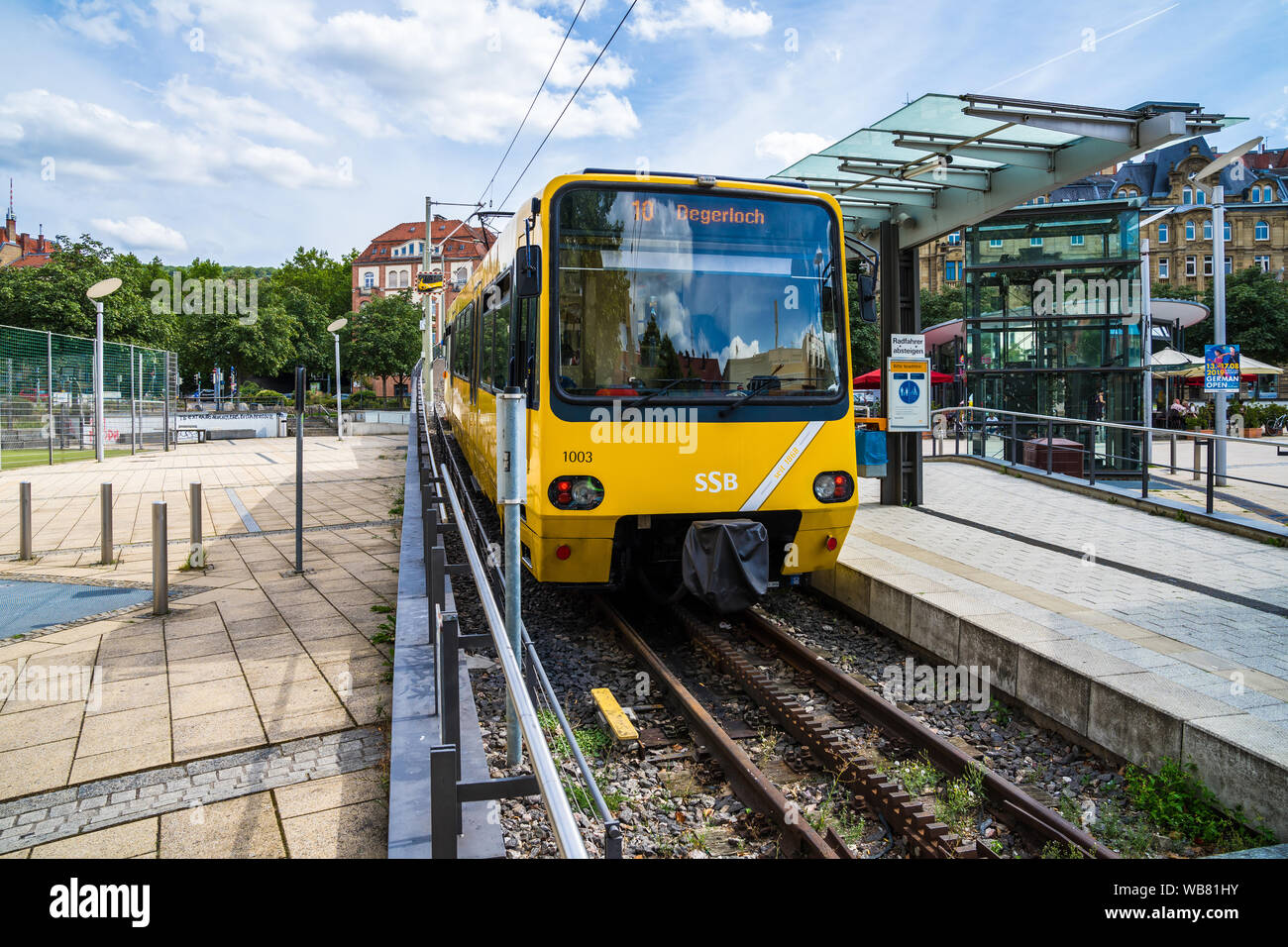 Stuttgart, Deutschland, 16. August 2019, berühmten gelben Zug Zacke des Ssb, eine Zahnradbahn verbinden Innenstadt Marienplatz mit degerloch in Stuttgart ci Stockfoto