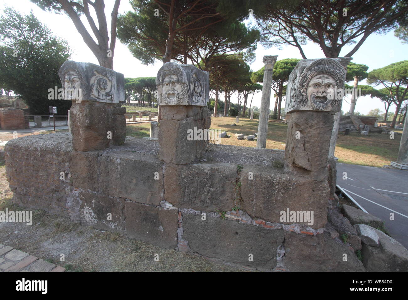 Rom, Italien, 25. August 2019: Die archäologische Ausgrabungsstätte von Ostia Antica Stockfoto