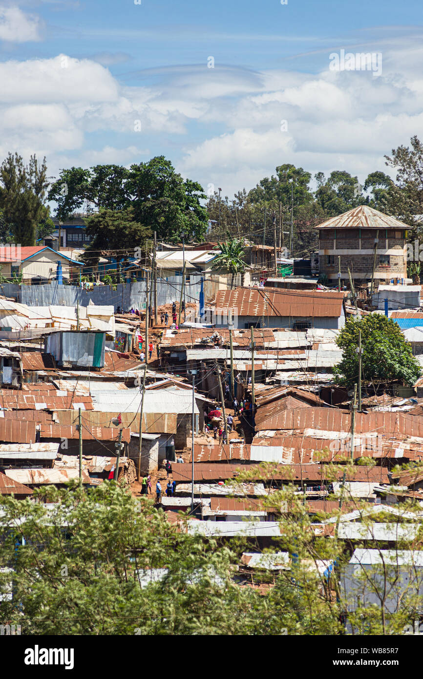 Blick auf einen Abschnitt der Slum Kibera mit provisorischen shack Gehäuse, Nairobi, Kenia Stockfoto