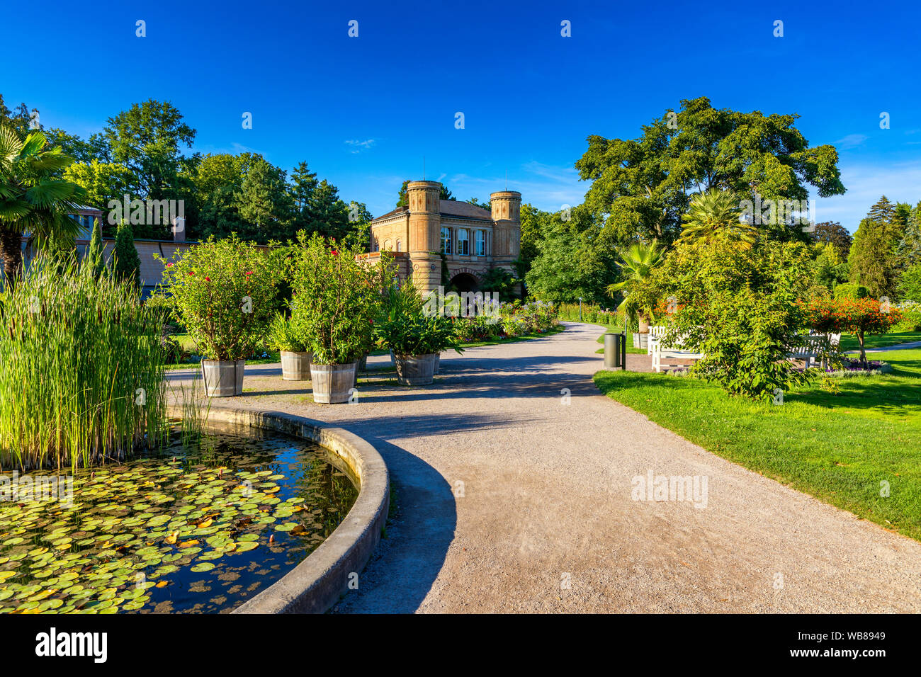 Karlsruhe botanischer Garten. Karlsruhe, Deutschland. Sommer Blick des