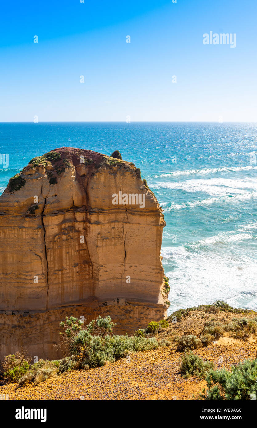 Zwölf Apostel Marine National Park, Victoria, Australien. Kopieren Sie Platz für Text. Vertikale Stockfoto