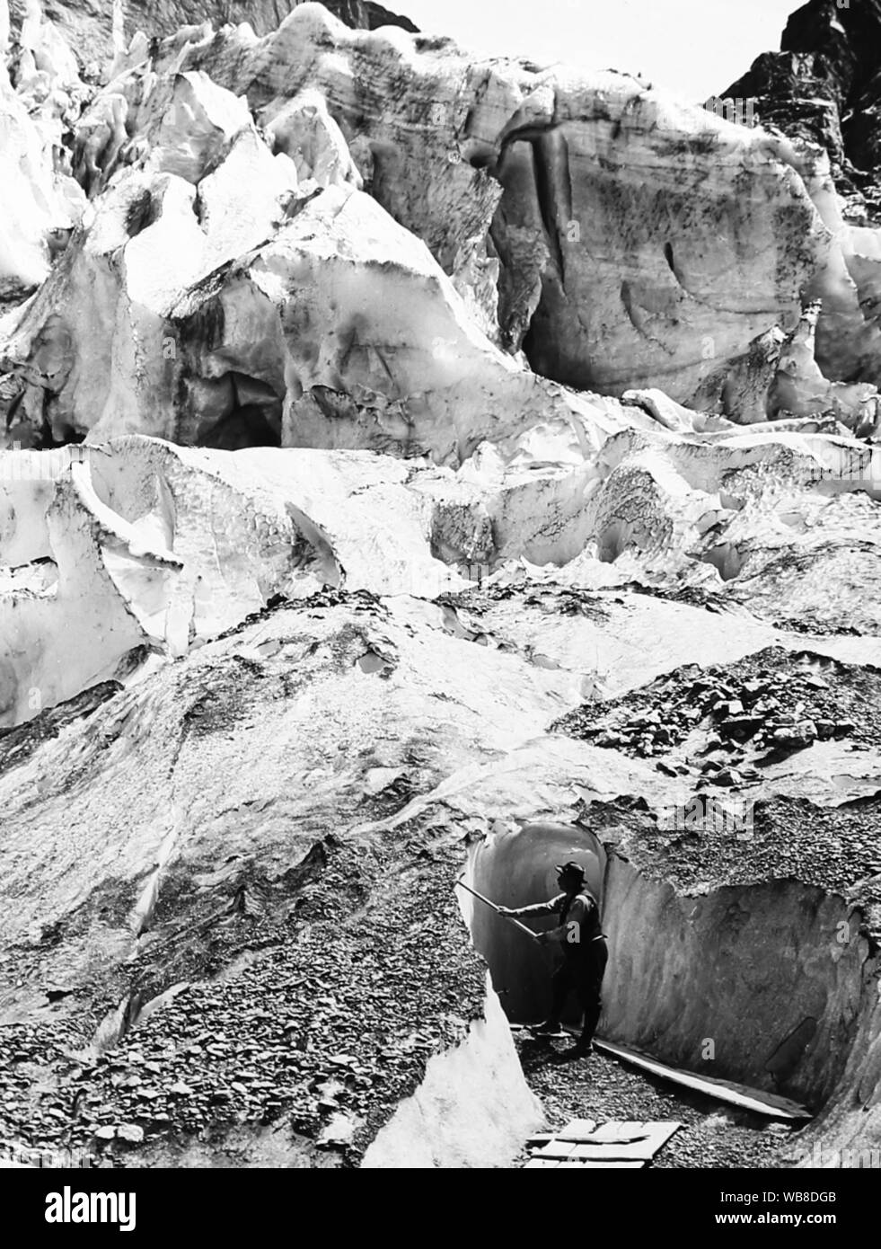 Schneiden eine Eisgrotte, Gletscher, Grindelwald, Schweiz, Viktorianischen Periode Stockfoto