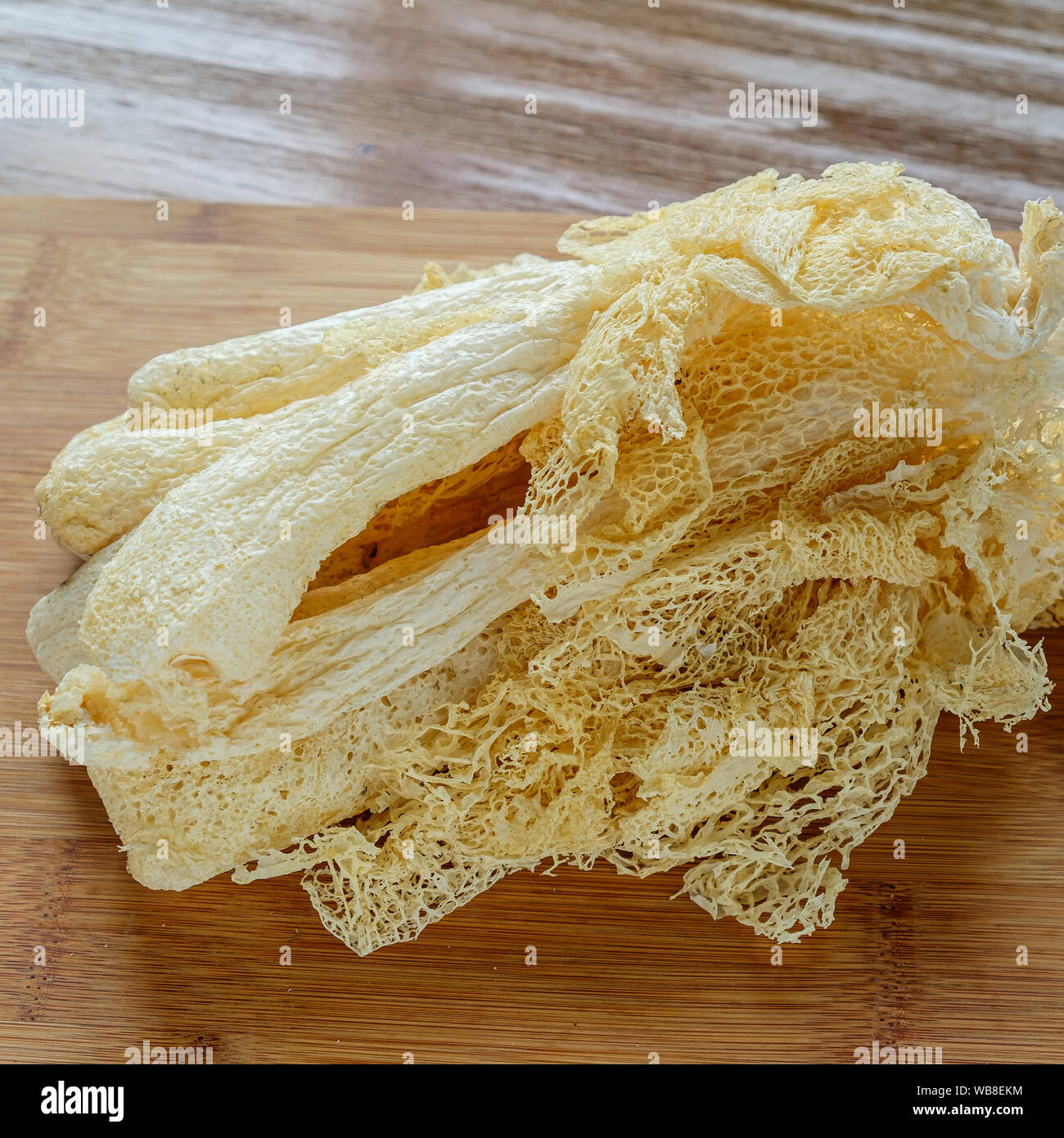 Bambus Pilz chinesisch Essen auf hlzernen Tisch Stockfotografie - Alamy