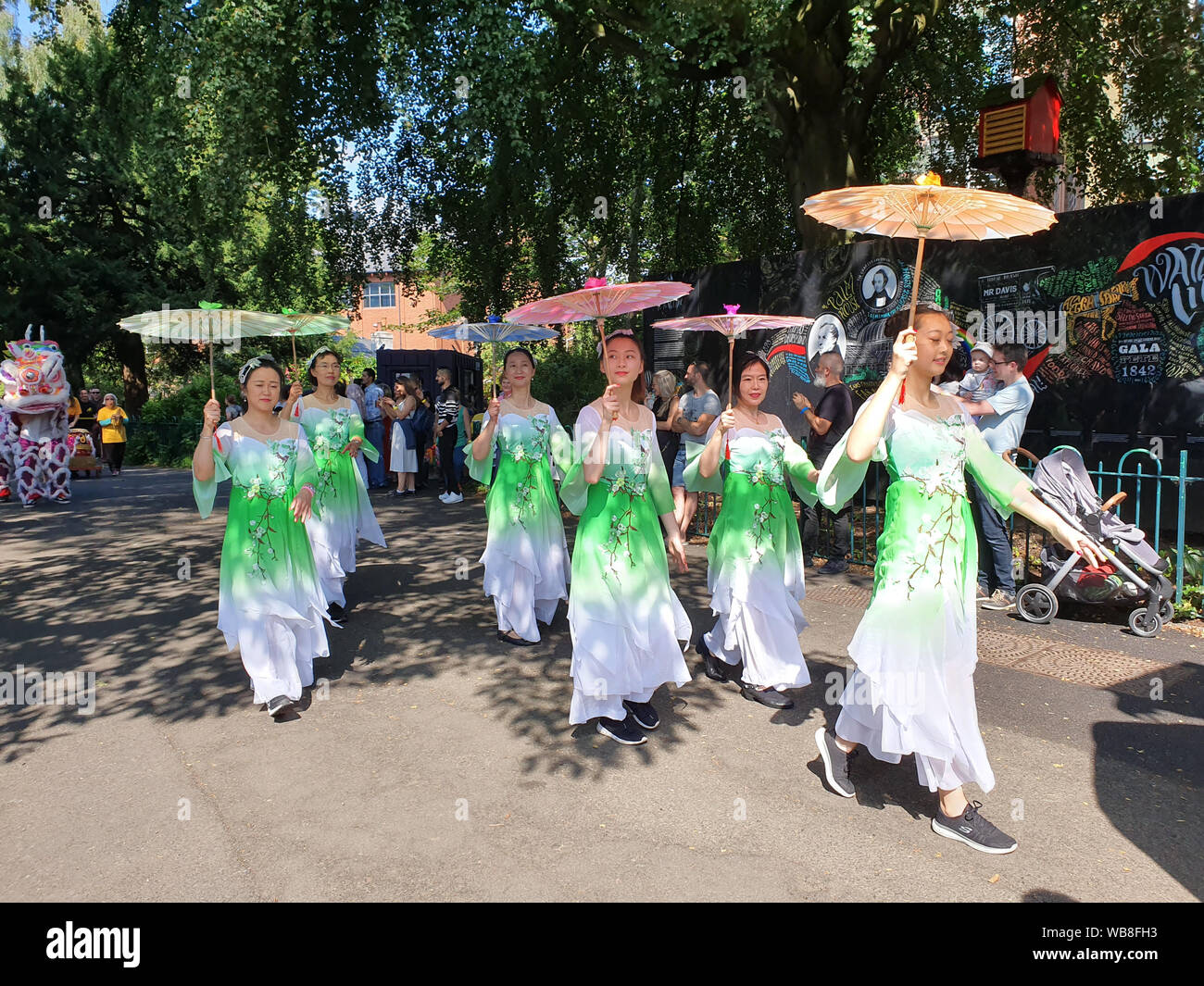 Tausende auf Botanischen Gärten für Belfast Mela für die jährliche Feier des Nordirland der kulturellen Vielfalt. Stockfoto