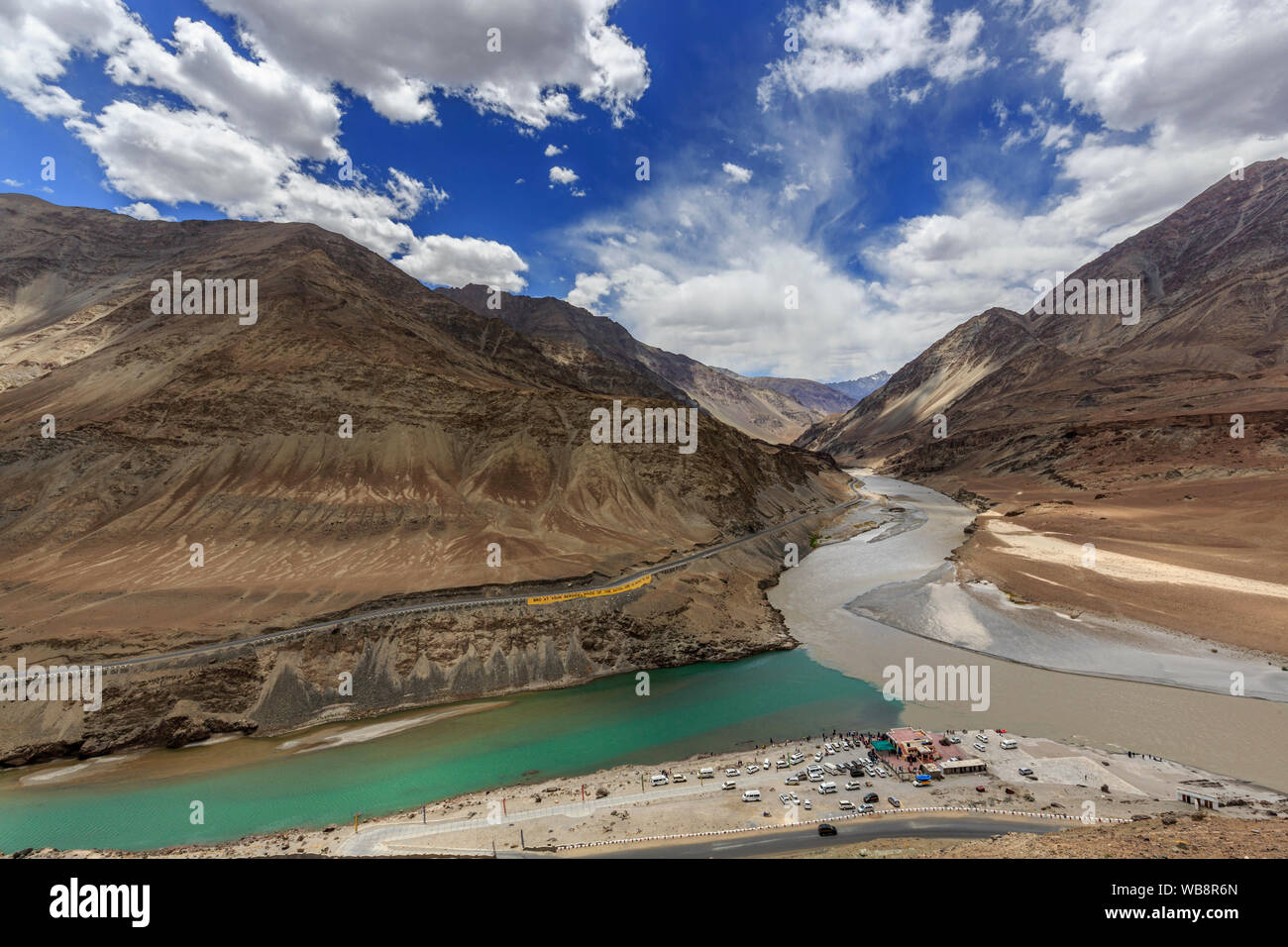 Zusammenfluss von Zanskar und Indus in Leh, Ladakh, Indien Stockfoto