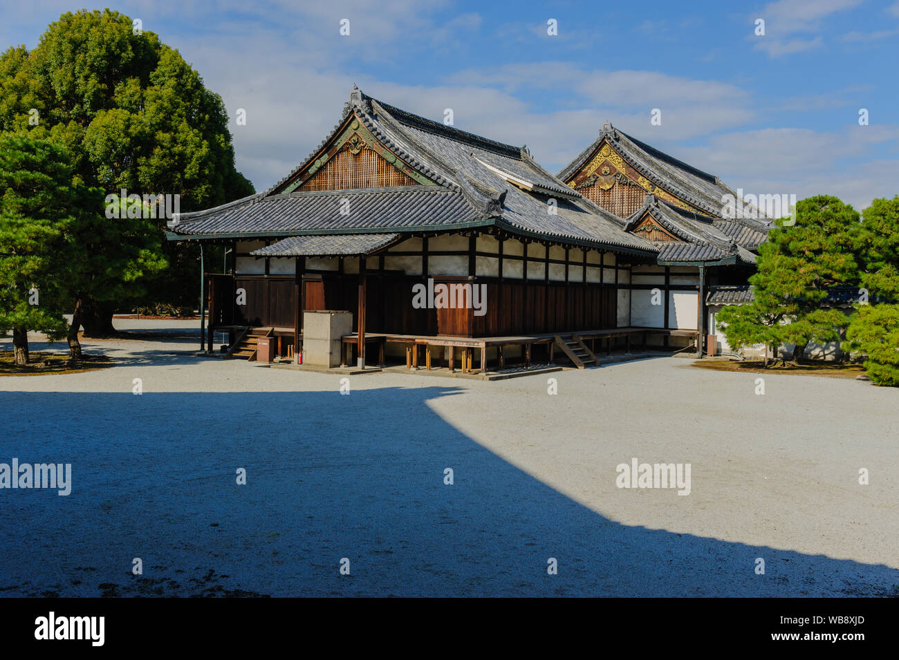 Blick auf den Innenhof des Kyotos Nijo-jo Burg des Tokugawa Shogunats, Japan, November 2018 Stockfoto