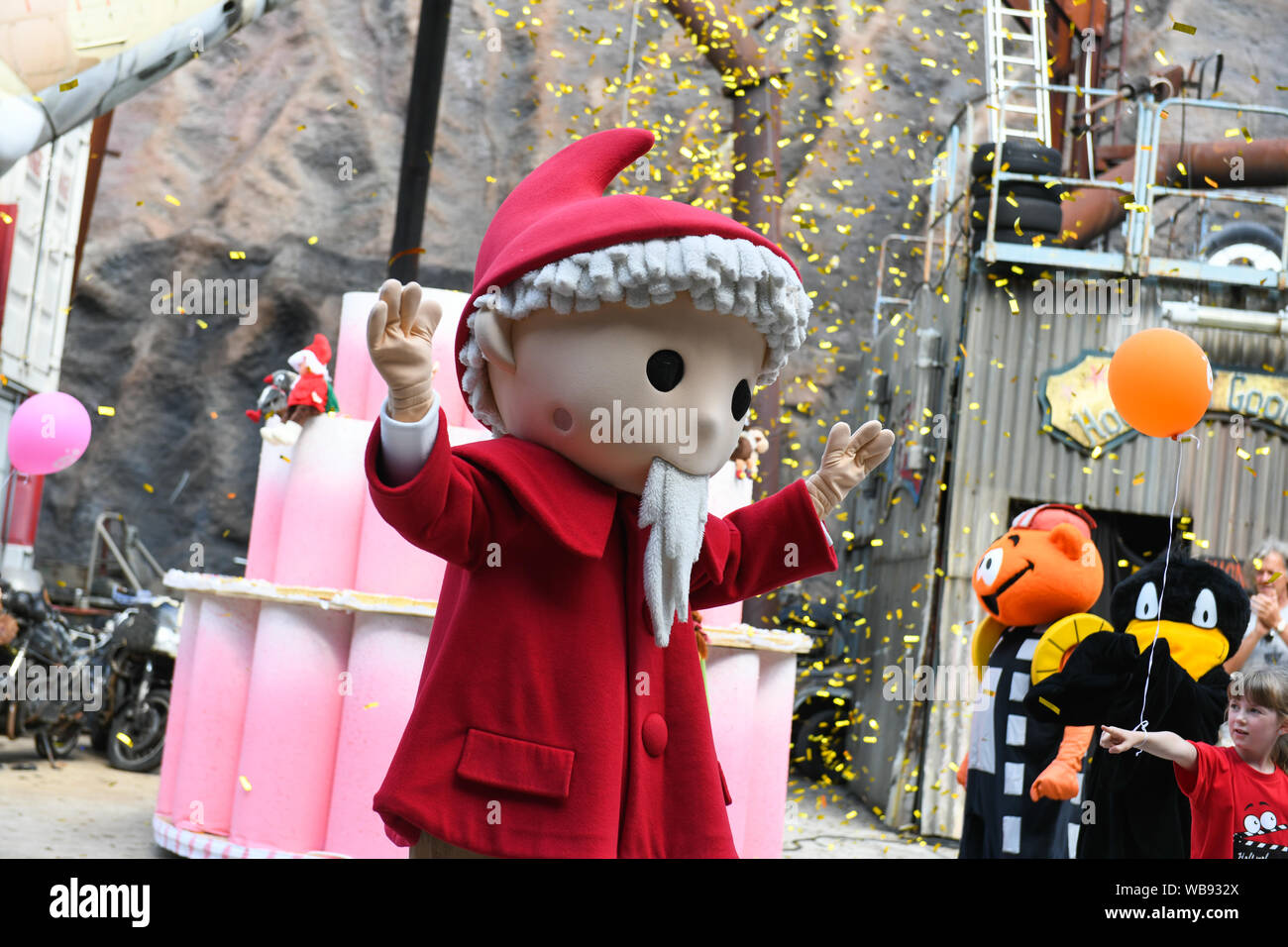 24. August 2019, Deutschland (Deutsch), Potsdam: Sandman steht im Filmpark Babelsberg an der Geburtstagsfeier zum 60. Geburtstag des Sandman und Wellen. Der Sandmann wurde zum ersten Mal im Fernsehen übertragen am 22. November 1959. Foto: Julian 1603/dpa-Zentralbild/ZB Stockfoto