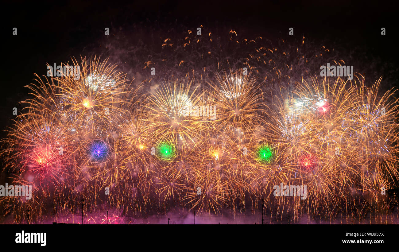 Neues Jahr Feier bunten Feuerwerk. Stockfoto