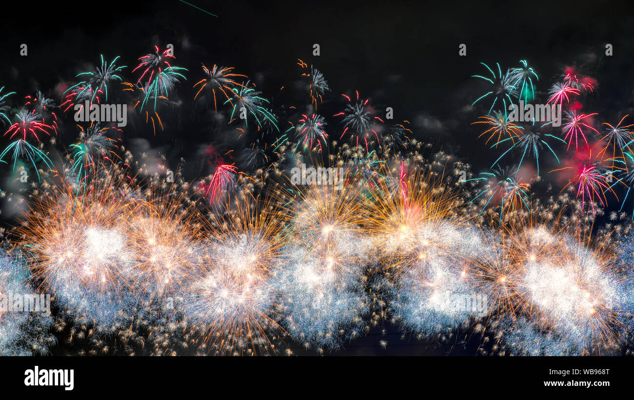 Neues Jahr Feier bunten Feuerwerk. Stockfoto