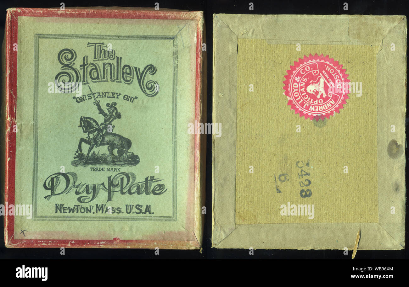 Box von fotografischen Glasplatte negative von Andrew J. Lloyd & Co., Deckel und Boden Design, circa 1900. Aus der ursprünglichen Box abfragen. Stockfoto