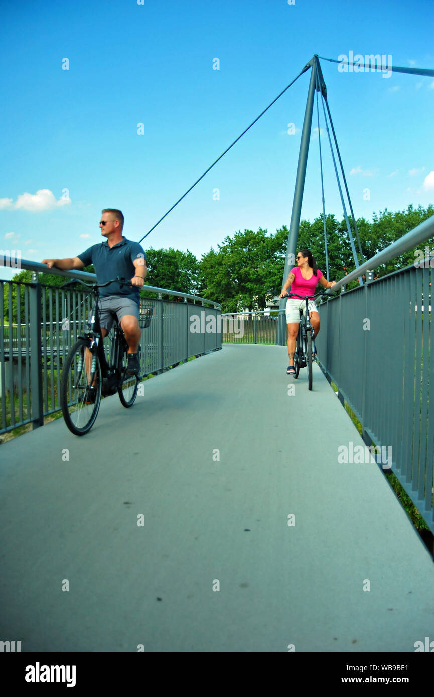 Auf der Ems-Fahrradbrücke Stockfoto