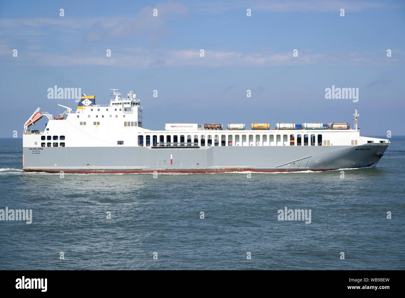 Ro-ro-Schiff WILHELMINE inbound Rotterdam Stockfoto