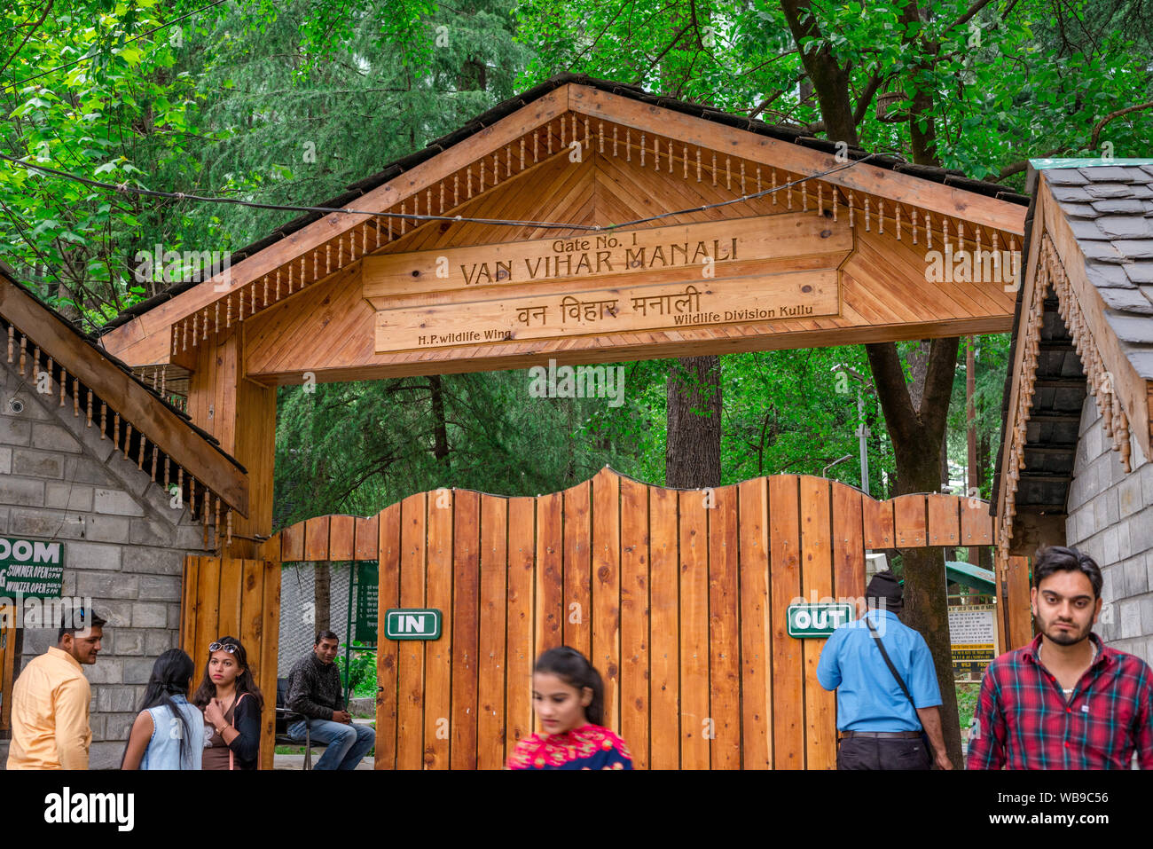 Manali, Himachal Pradesh, Indien - Mai 07, 2019: Main Gate von Van Vihar Nationalpark im Himalaya - Stockfoto