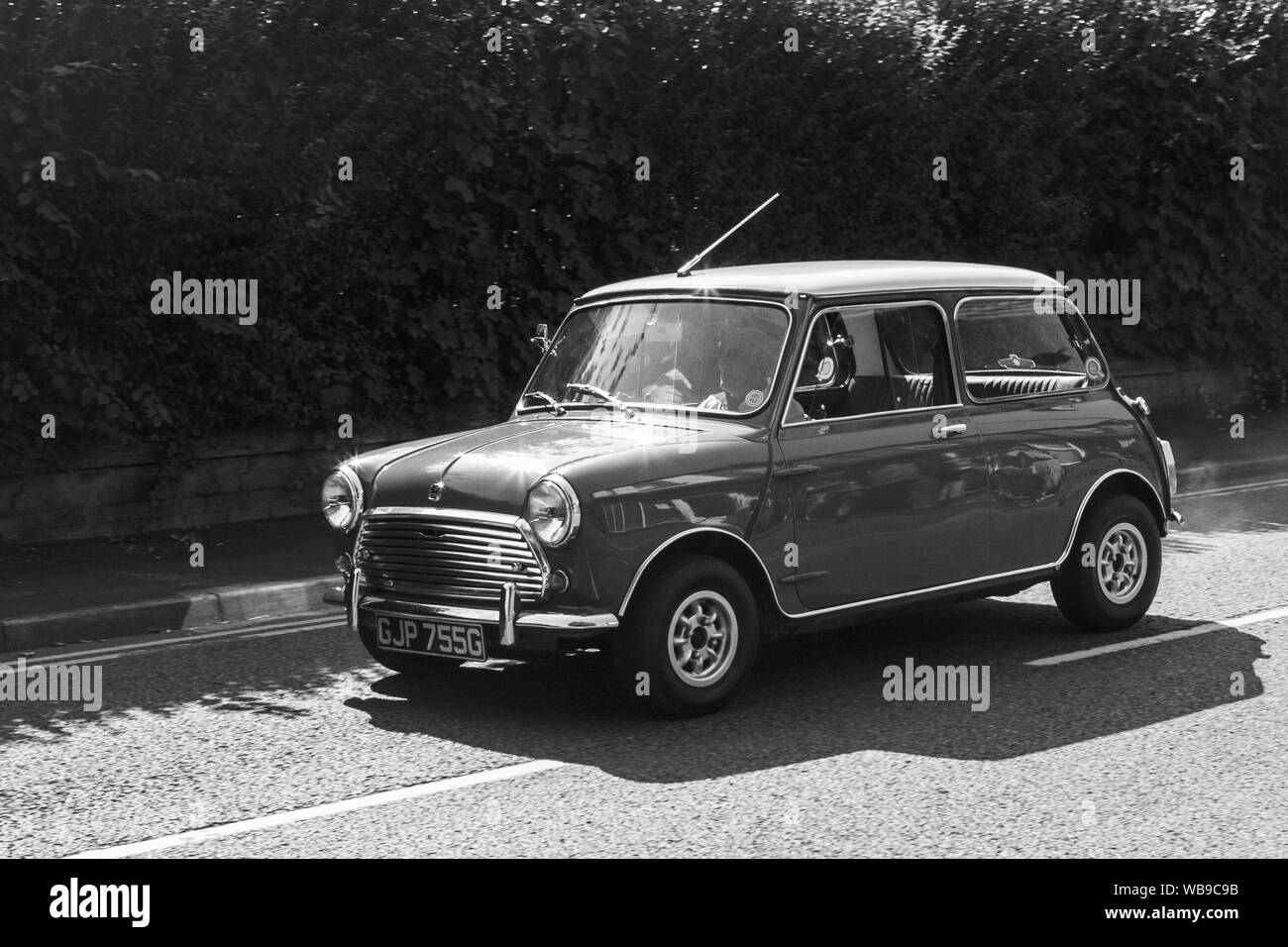 1969 60er Mini cooper auf dem Ormskirk Motorfest in Lancashire, Großbritannien Stockfoto