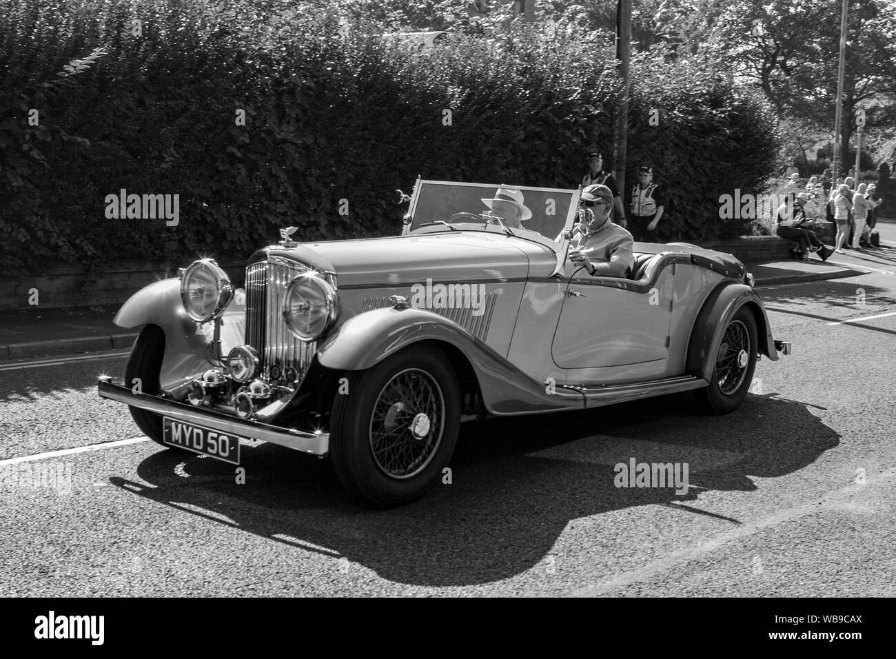 MYD50 Bentley geöffnet an der Ormskirk Motorfest in Lancashire, England gekrönt Stockfoto