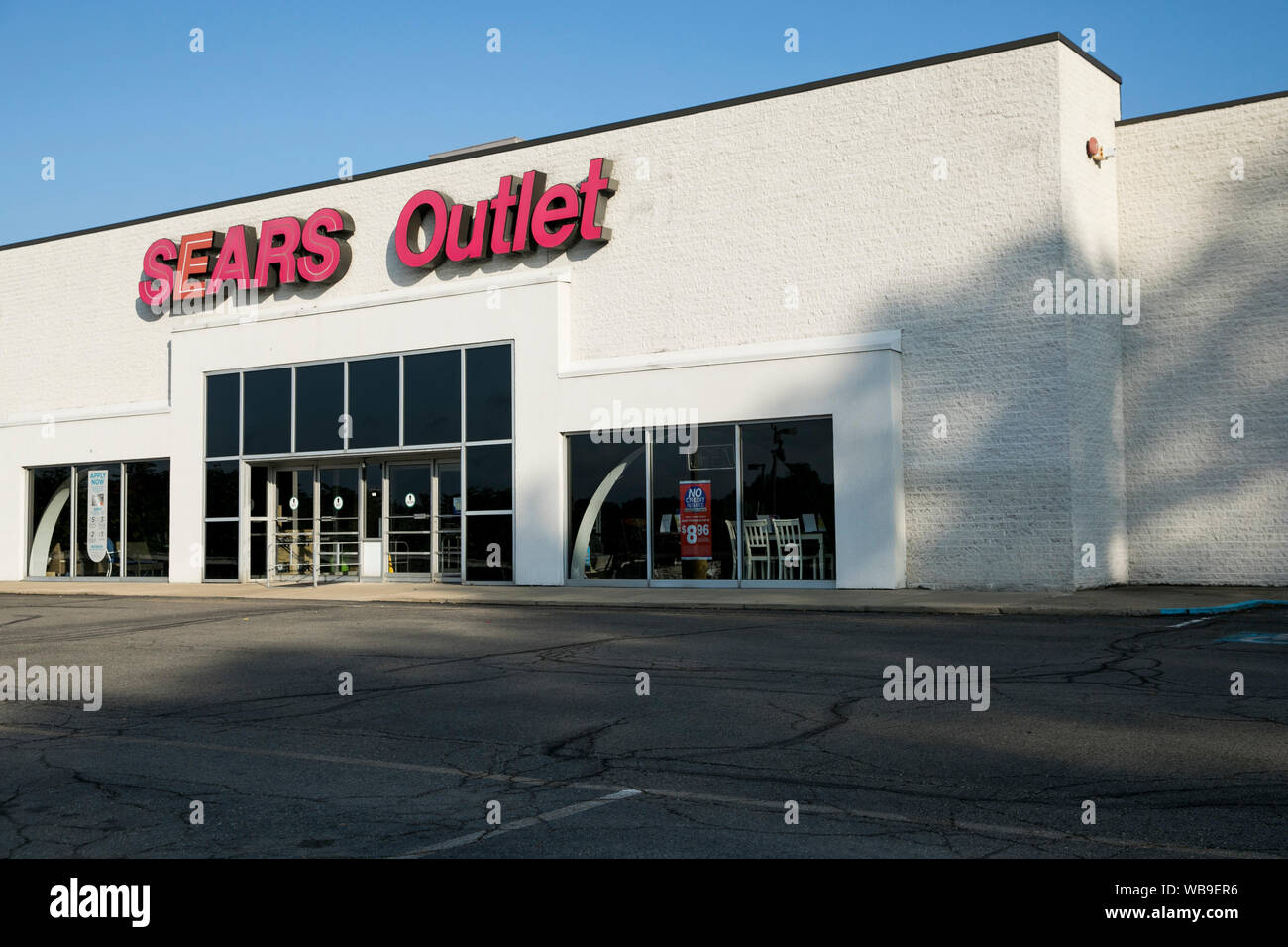 Ein logo Zeichen außerhalb von Sears Outlet Store in Bridgeville, Pennsylvania am 9. August 2019. Stockfoto