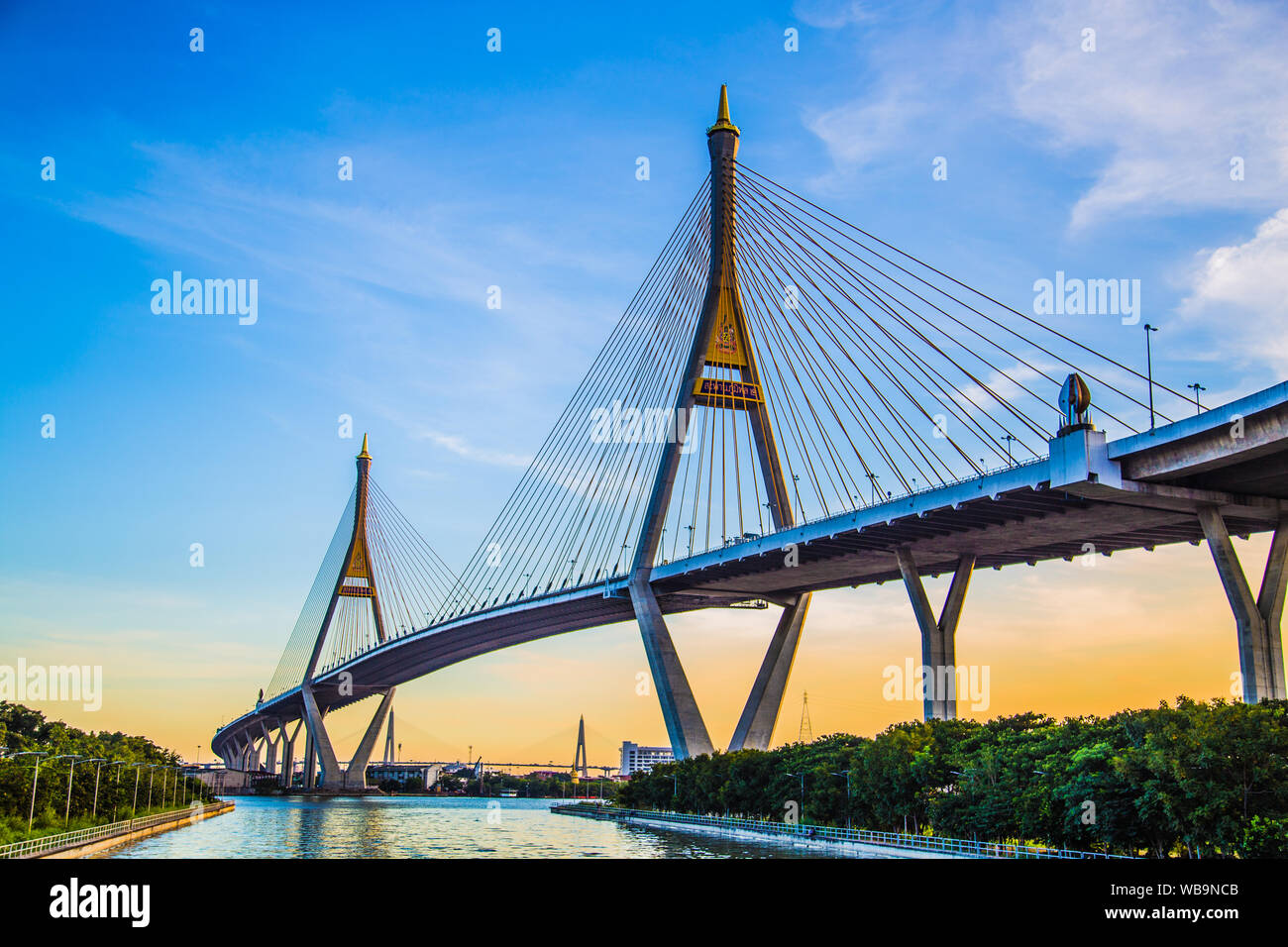 Bhumibol Brücke Blick bei Sonnenuntergang in Bangkok, Thailand Stockfoto