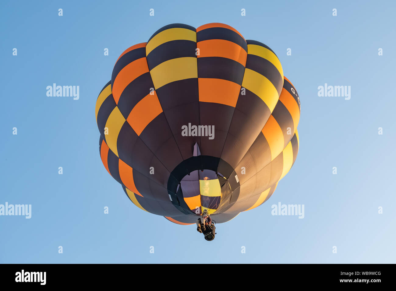 Strathaven, Schottland, Großbritannien. 25 Aug, 2019. Ein hopper Ballon in Flug bei der Strathaven Ballon Festival, das in diesem Jahr feiert das 20-jähriges Jubiläum und ist in der preisgekrönten Strathaven Park gehalten. Das Festival zieht die Piloten und Besucher aus ganz Europa, mit über 25.000 Zuschauern, die über das Wochenende. Credit: Skully/Alamy leben Nachrichten Stockfoto