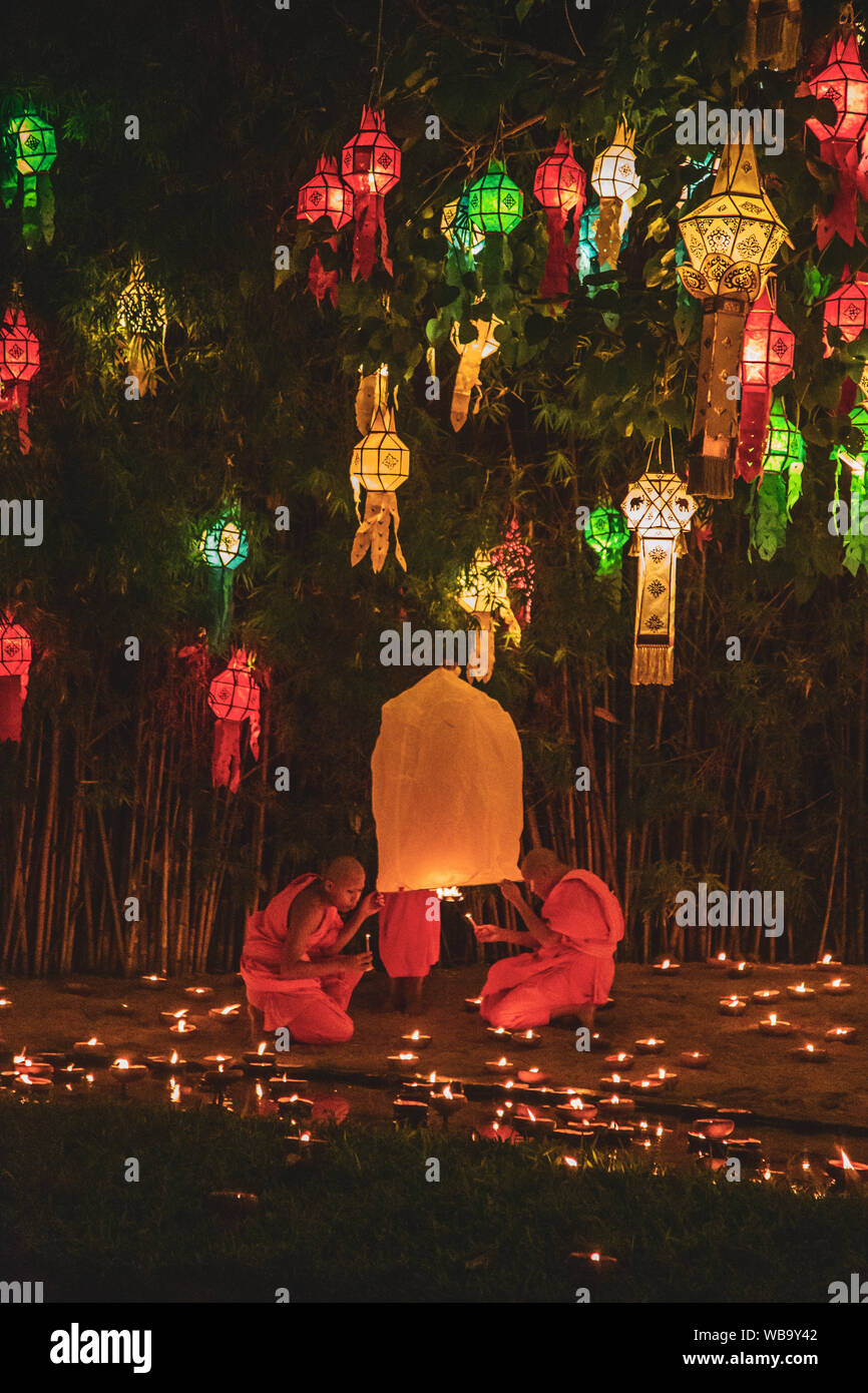  Laternen Festival, Yee Peng und Loy Khratong in Chiang Mai in Thailand Illustration 
