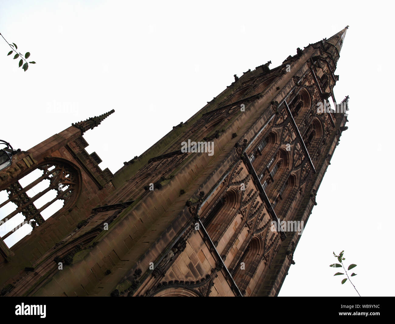 Ursprüngliche Turm auf die Ruinen der Kathedrale von Coventry, Coventry, West Midlands, England, Großbritannien, im Zweiten Weltkrieg zerstört 2. Stockfoto