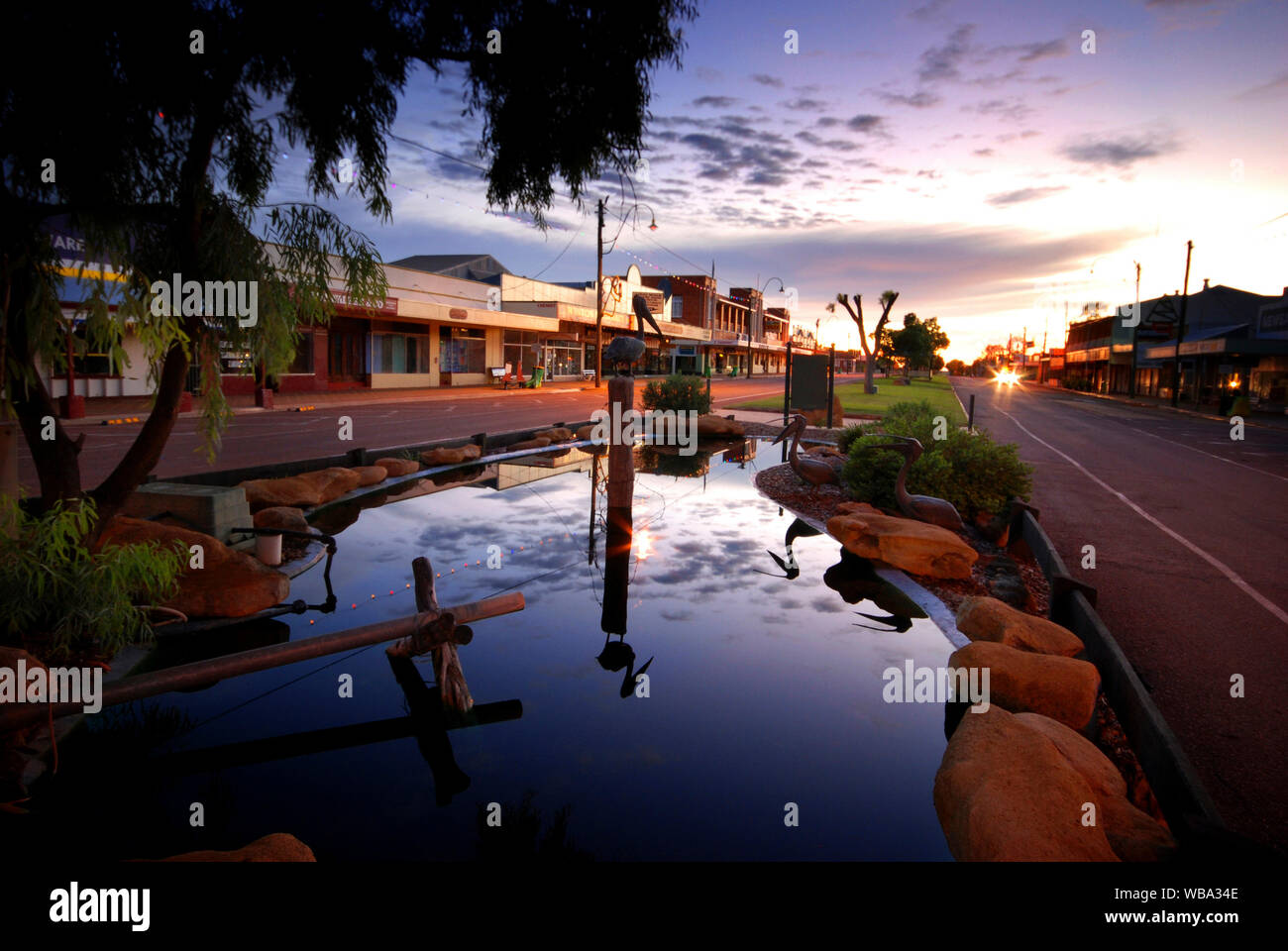 Straßenszene in Winton (ursprünglich genannt Pelican Waterhole), Queensland, Australien Stockfoto